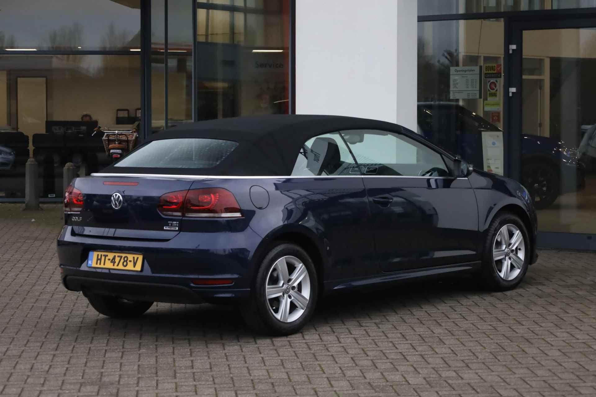 Volkswagen Golf Cabriolet 1.2 TSI BlueMotion 105PK / 77kW, NL Auto, alarm, cruise control, Apple Carplay / Android Auto, ECC, climatronic, dimmende binnenspiegel, navigatie, lederen multifunctioneel stuurwiel, cruise control, 16" LMV, LED achterlichten, regensensor - 2/33