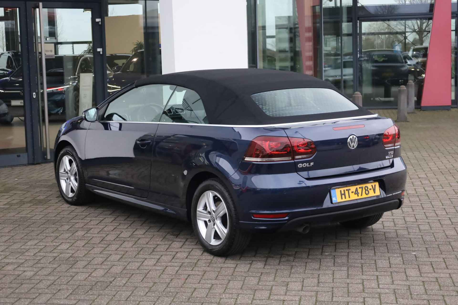 Volkswagen Golf Cabriolet 1.2 TSI BlueMotion 105PK / 77kW, NL Auto, alarm, cruise control, Apple Carplay / Android Auto, ECC, climatronic, dimmende binnenspiegel, navigatie, lederen multifunctioneel stuurwiel, cruise control, 16" LMV, LED achterlichten, regensensor - 6/33