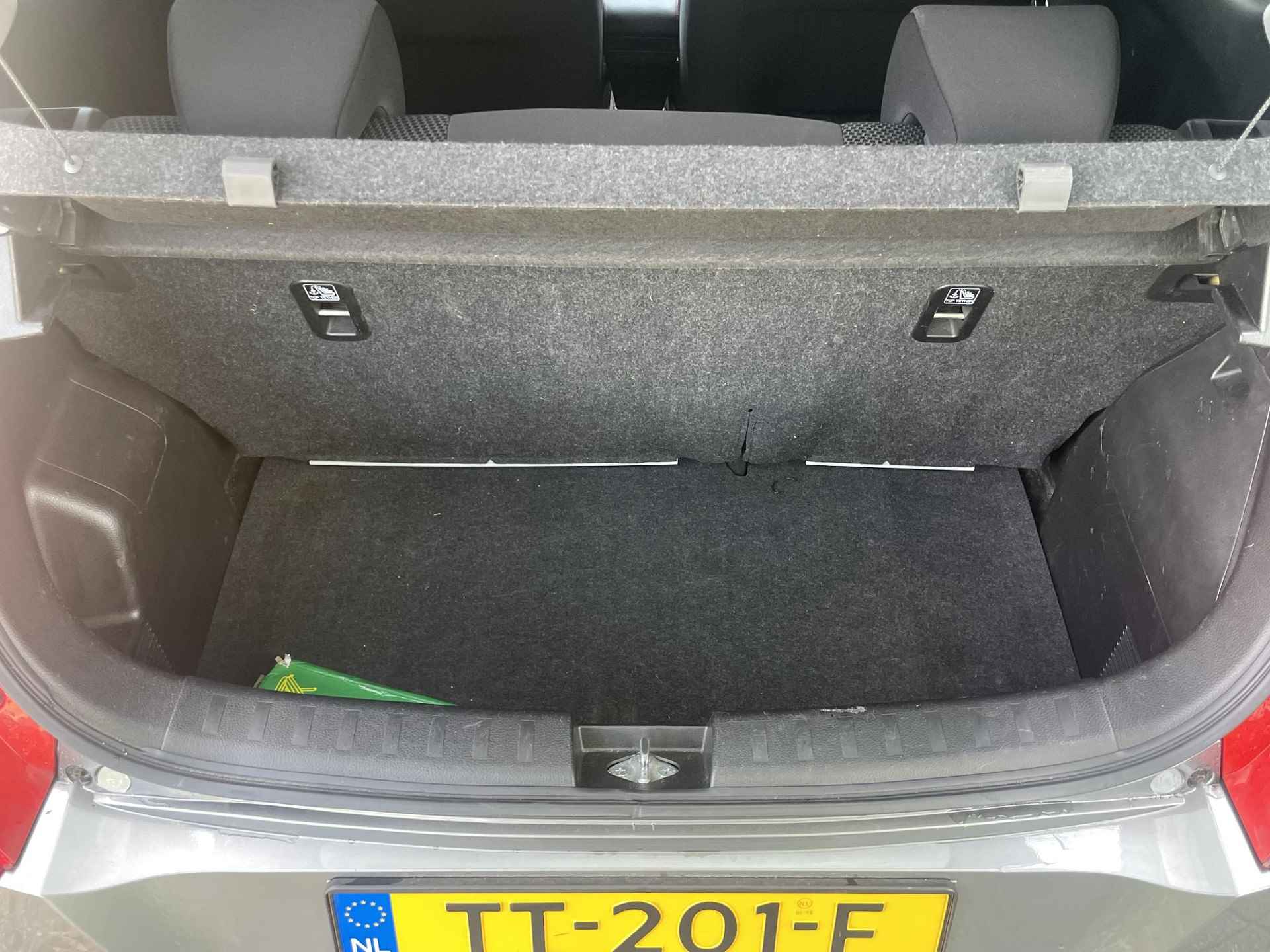 Suzuki Swift 1.6 Sport Nieuwe banden + grote beurt gehad. - 17/18