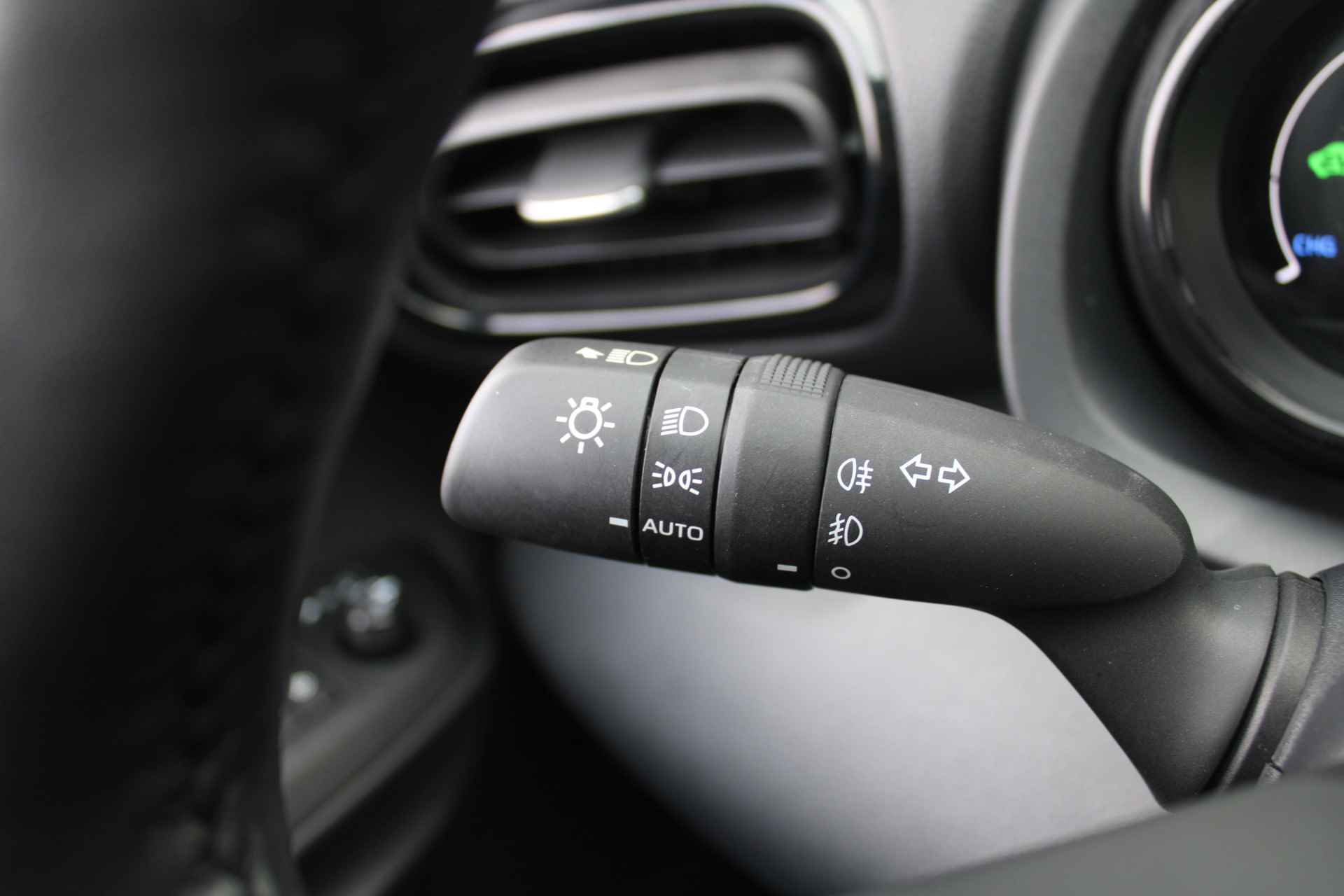 Mazda 2 Hybrid 1.5 Agile Comfort pakket | Airco | Cruise | Apple car play | Android auto | Camera | 15" LM | - 12/33