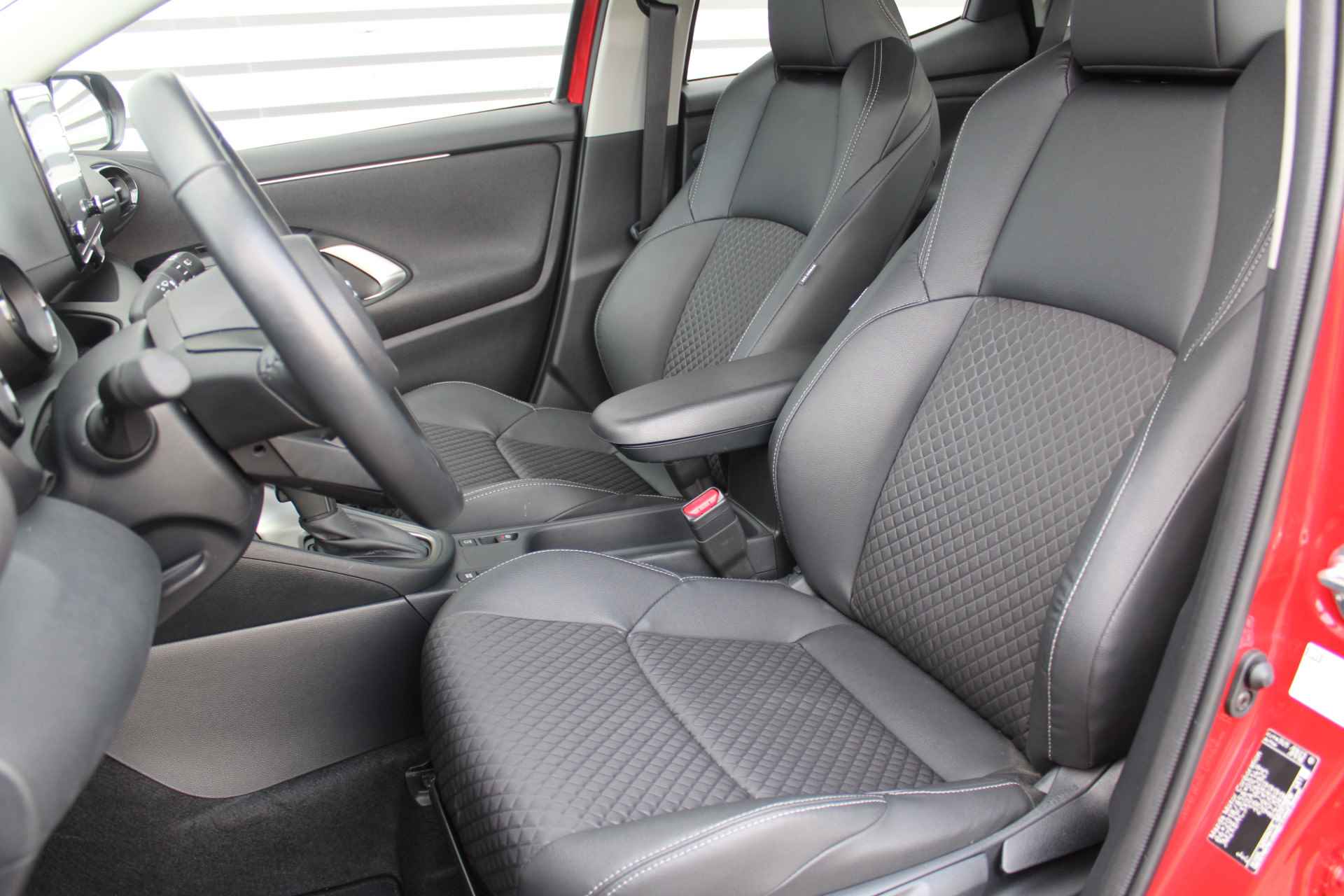 Mazda 2 Hybrid 1.5 Agile Comfort pakket | Airco | Cruise | Apple car play | Android auto | Camera | 15" LM | - 29/33