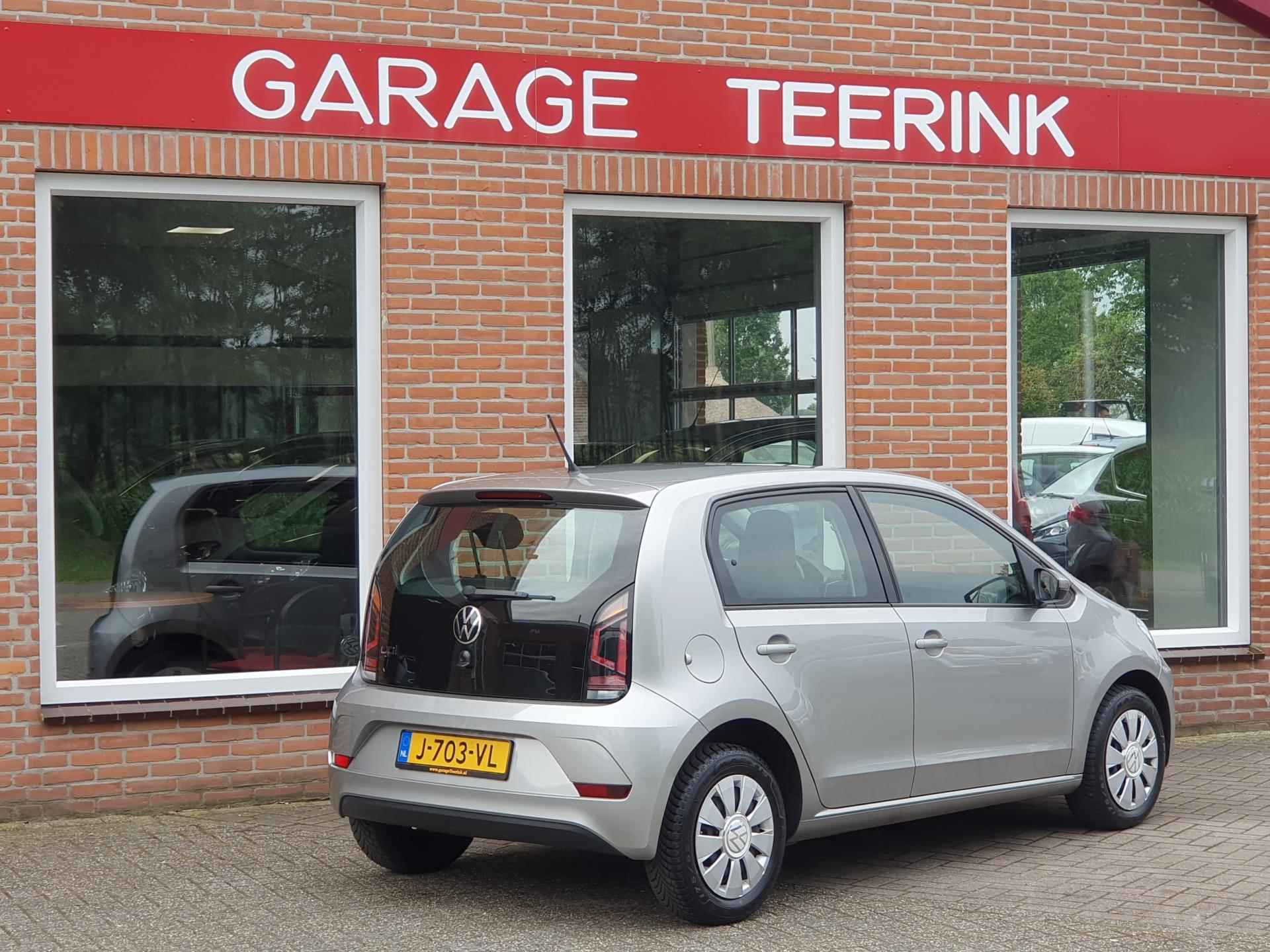 Volkswagen Up! 1.0 high up! 60PK 5drs airco, elektr. ramen, navi, dab, bluetooth RIJKLAAR - 4/17