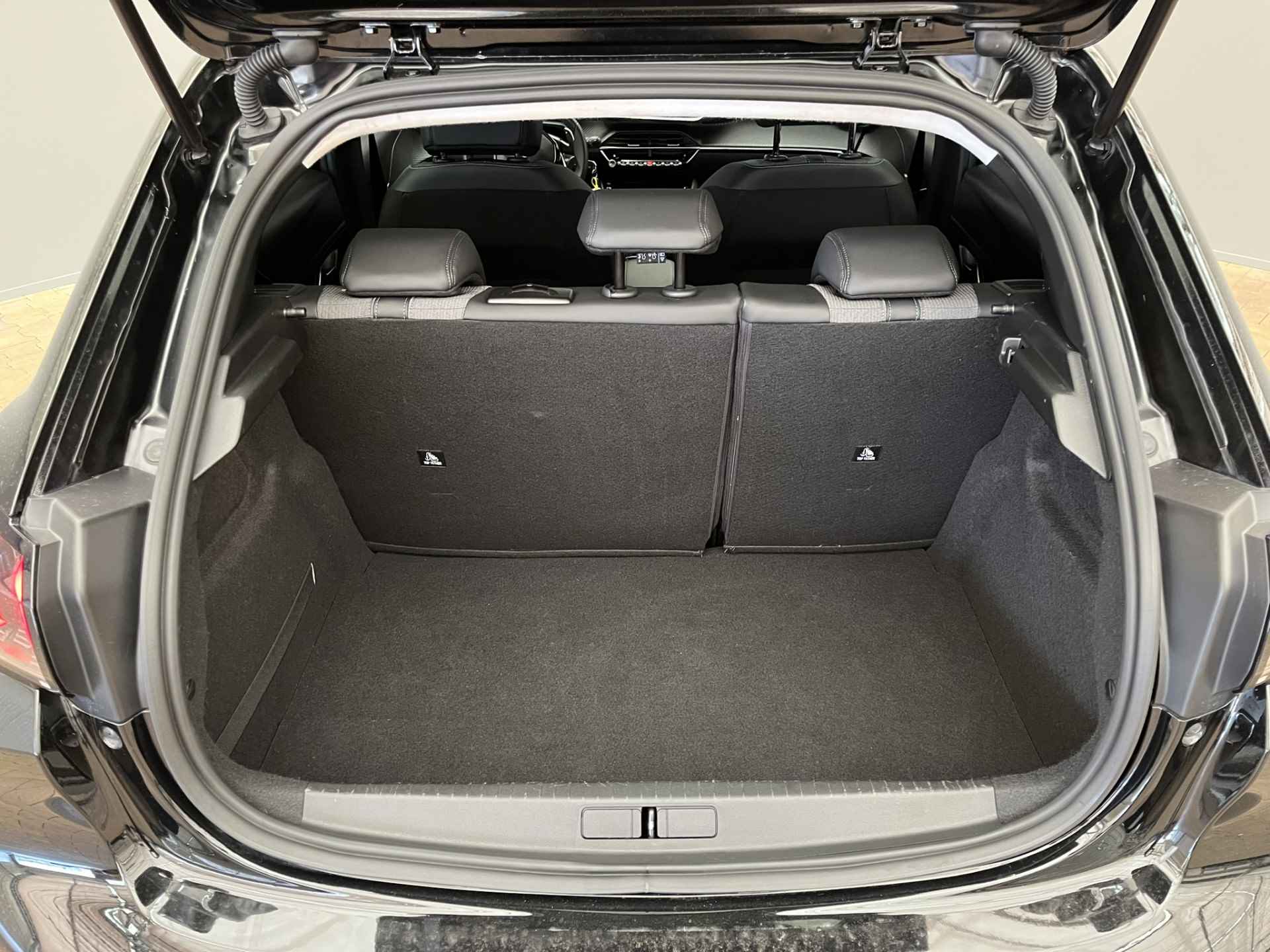 Peugeot 208 1.2 100PK Allure Pack | Camera | Carplay | Stoelverwarming | 16'' Lichtmetaal | Getint glas | Clima | Cruise | Bluetooth | Touchscreen | - 18/46