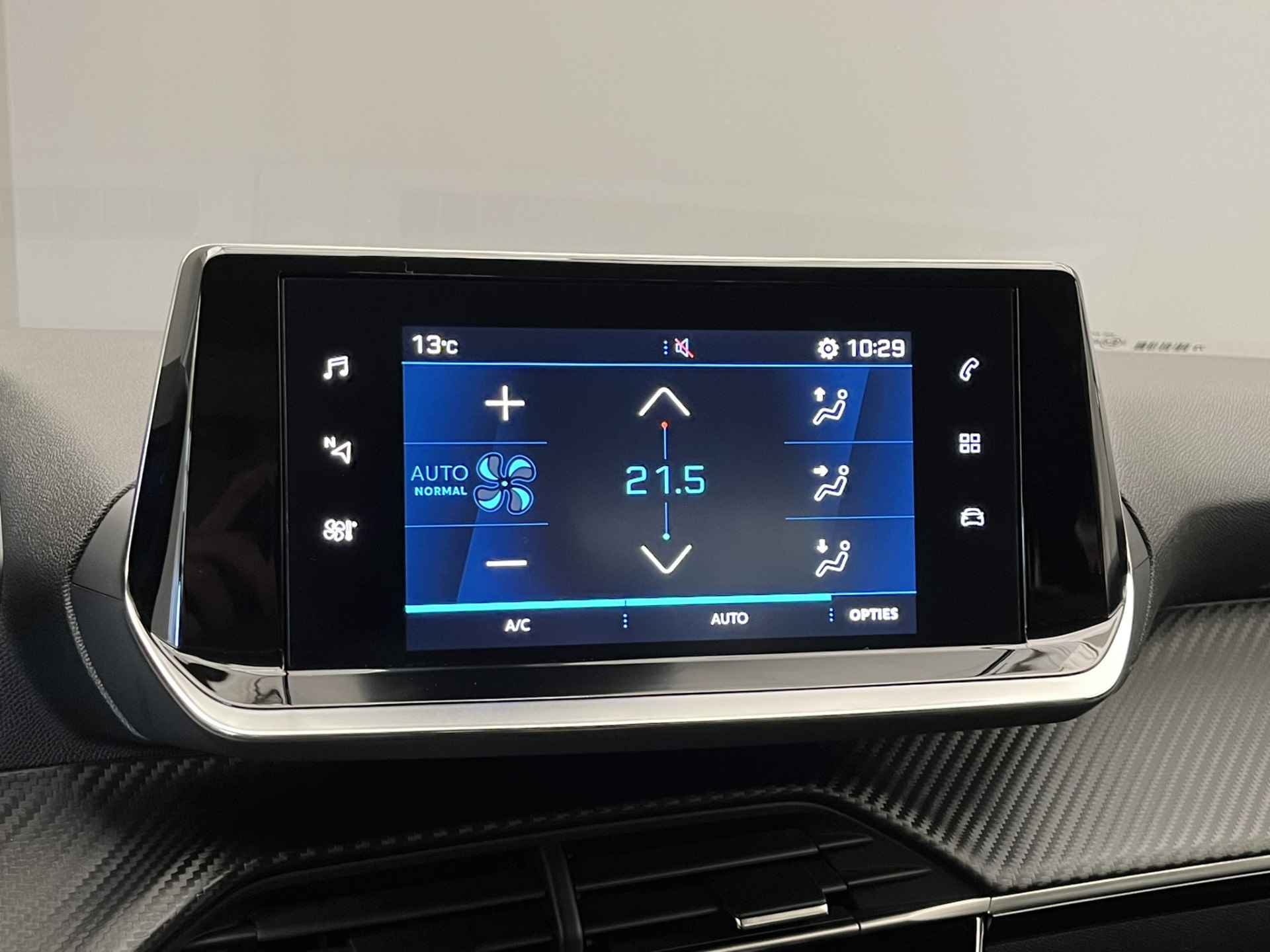 Peugeot 208 1.2 100PK Allure Pack | Camera | Carplay | Stoelverwarming | 16'' Lichtmetaal | Getint glas | Clima | Cruise | Bluetooth | Touchscreen | - 29/46