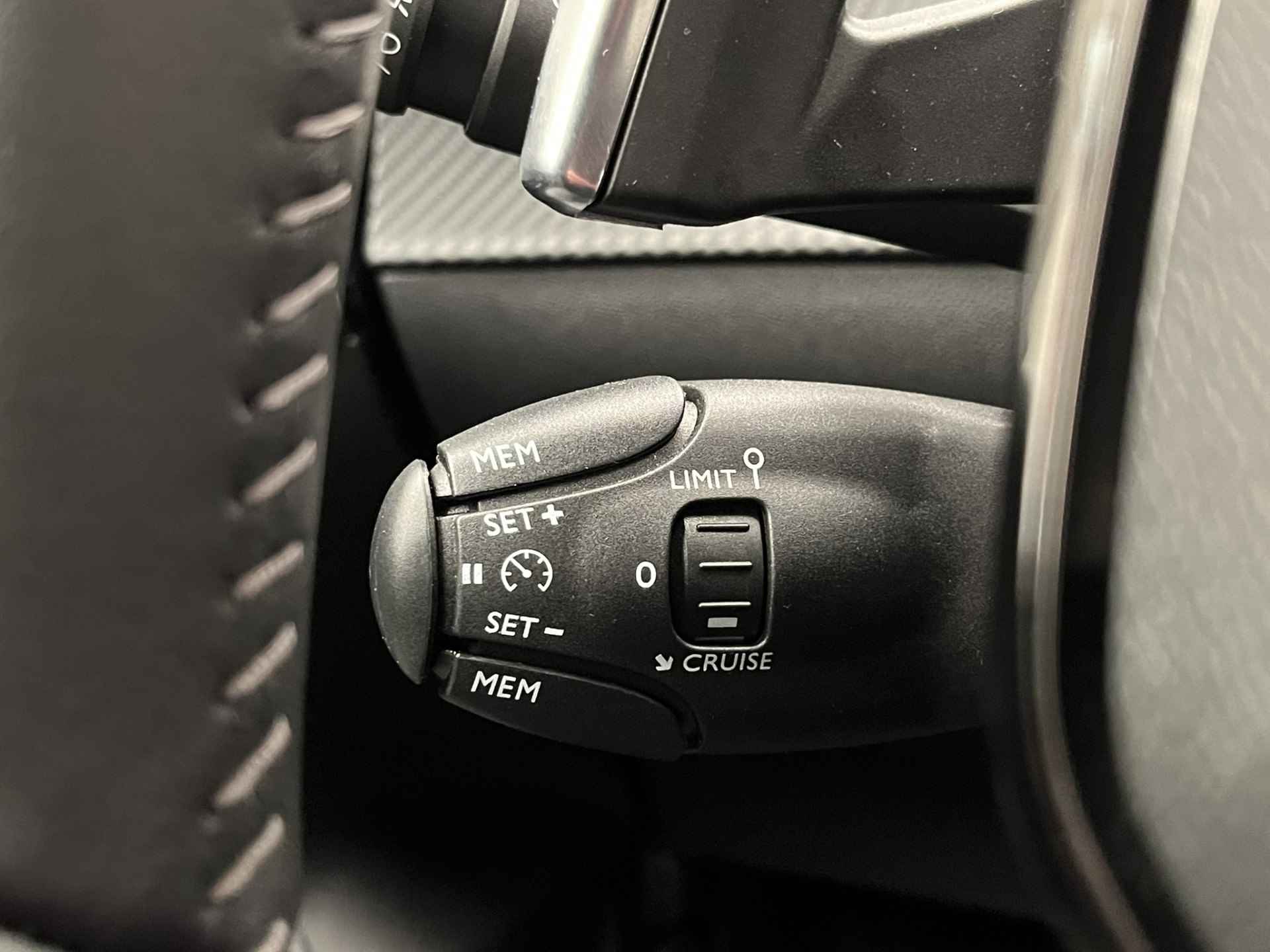 Peugeot 208 1.2 100PK Allure Pack | Camera | Carplay | Stoelverwarming | 16'' Lichtmetaal | Getint glas | Clima | Cruise | Bluetooth | Touchscreen | - 42/46