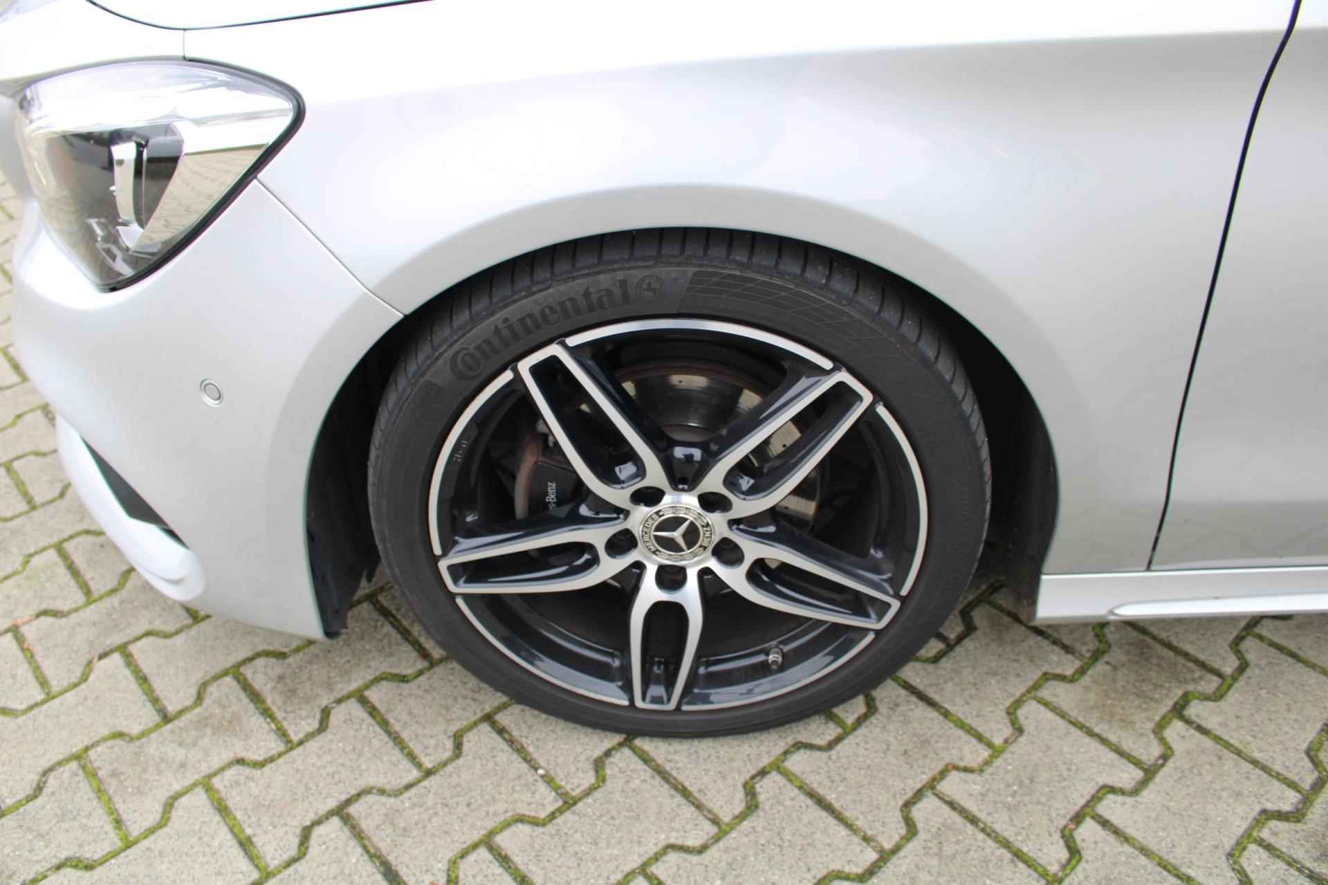 Mercedes-Benz CLA-klasse Shooting Brake 180 Business AMG-Pakket Panoramadak/Camera/Cruise/Navigatie - 3/18