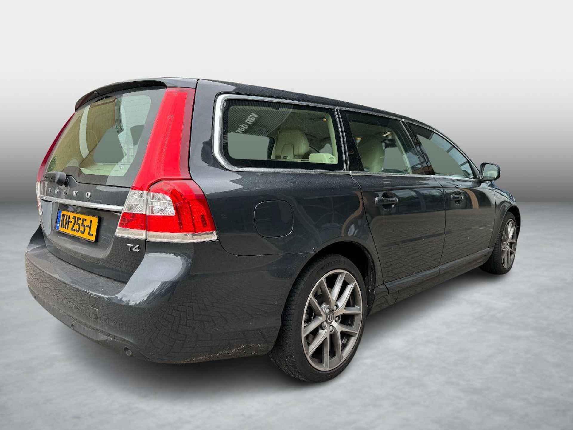 Volvo V70 2.0 T4 Polar | 1ste Eigenaar | Stand Kachel | Leder | B-Xenon | High Performance audio | - 4/9