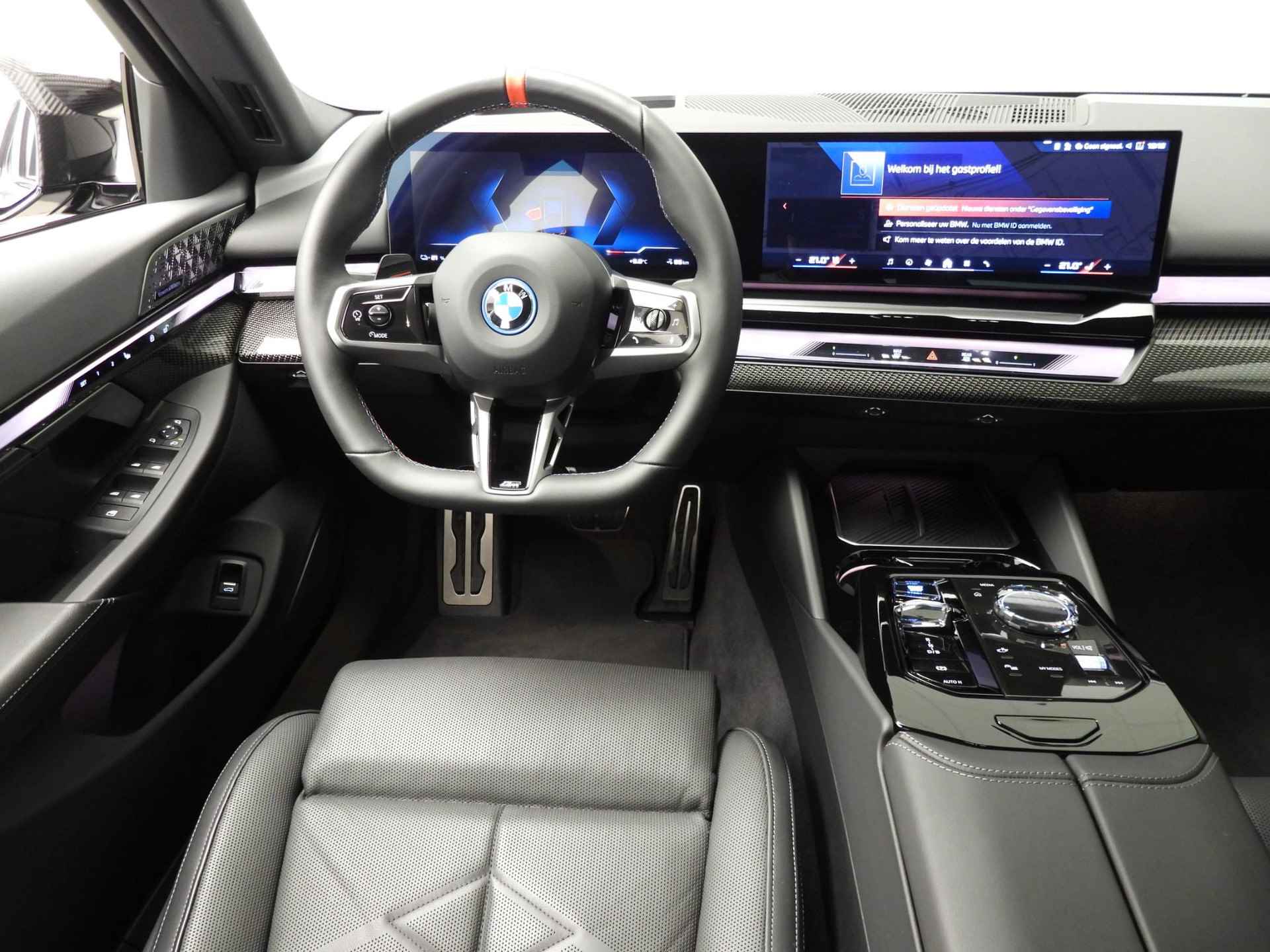 BMW i5 Touring M60xDrive | M-Sportpakket | LED | HUD | Trekhaak | Schuifdak | Comfortzetels | DAB | Bowers & Wilkins sound | Alu 21 inch - 11/58