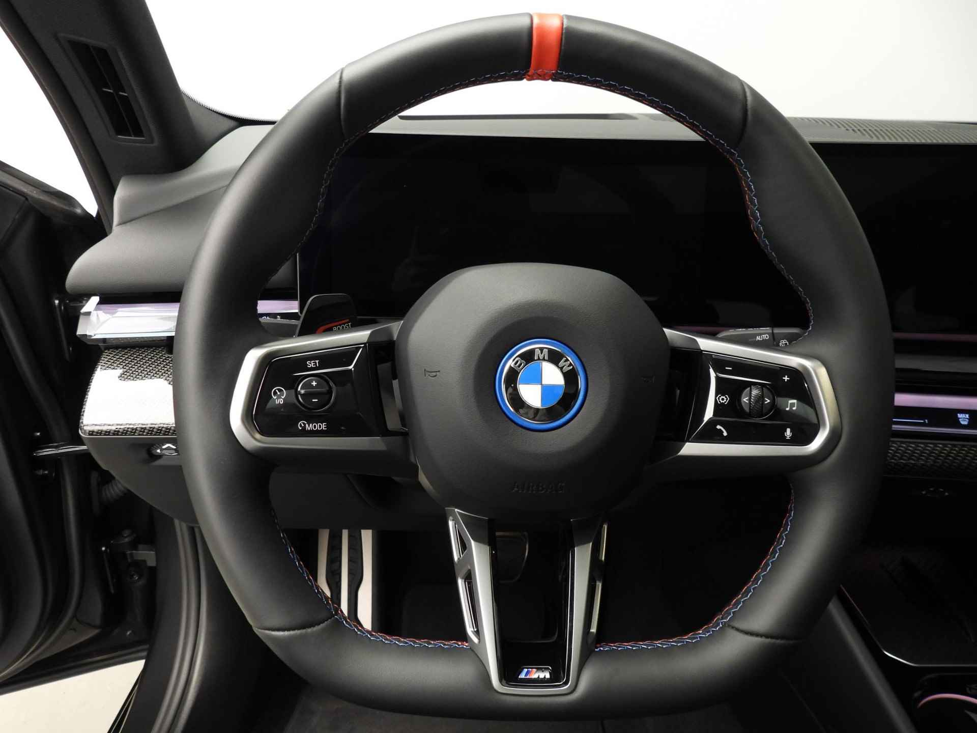 BMW i5 Touring M60xDrive | M-Sportpakket | LED | HUD | Trekhaak | Schuifdak | Comfortzetels | DAB | Bowers & Wilkins sound | Alu 21 inch - 12/58