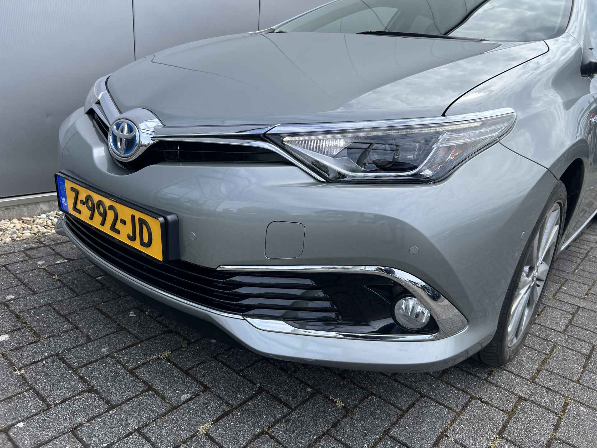 Toyota Auris Touring Sports 1.8 Hybrid Energy Plus - 25/31