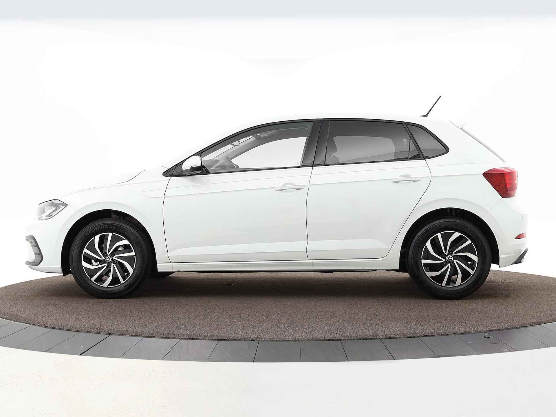 Volkswagen Polo Life Edition 1.0 TSI 95 pk 5 versn. Hand · Airconditioning automatisch, 2-zone (climatronic) · Velgen 'essex', 15 inch lichtmetaal · Private lease ,- € 434 per maand · MEGA Sale - 24/32