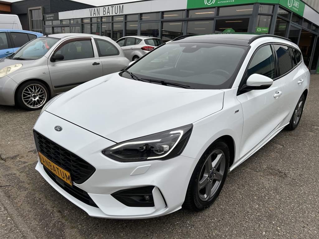 Ford Focus Wagon 1.5 EcoBoost ST Line Panodak Automaat