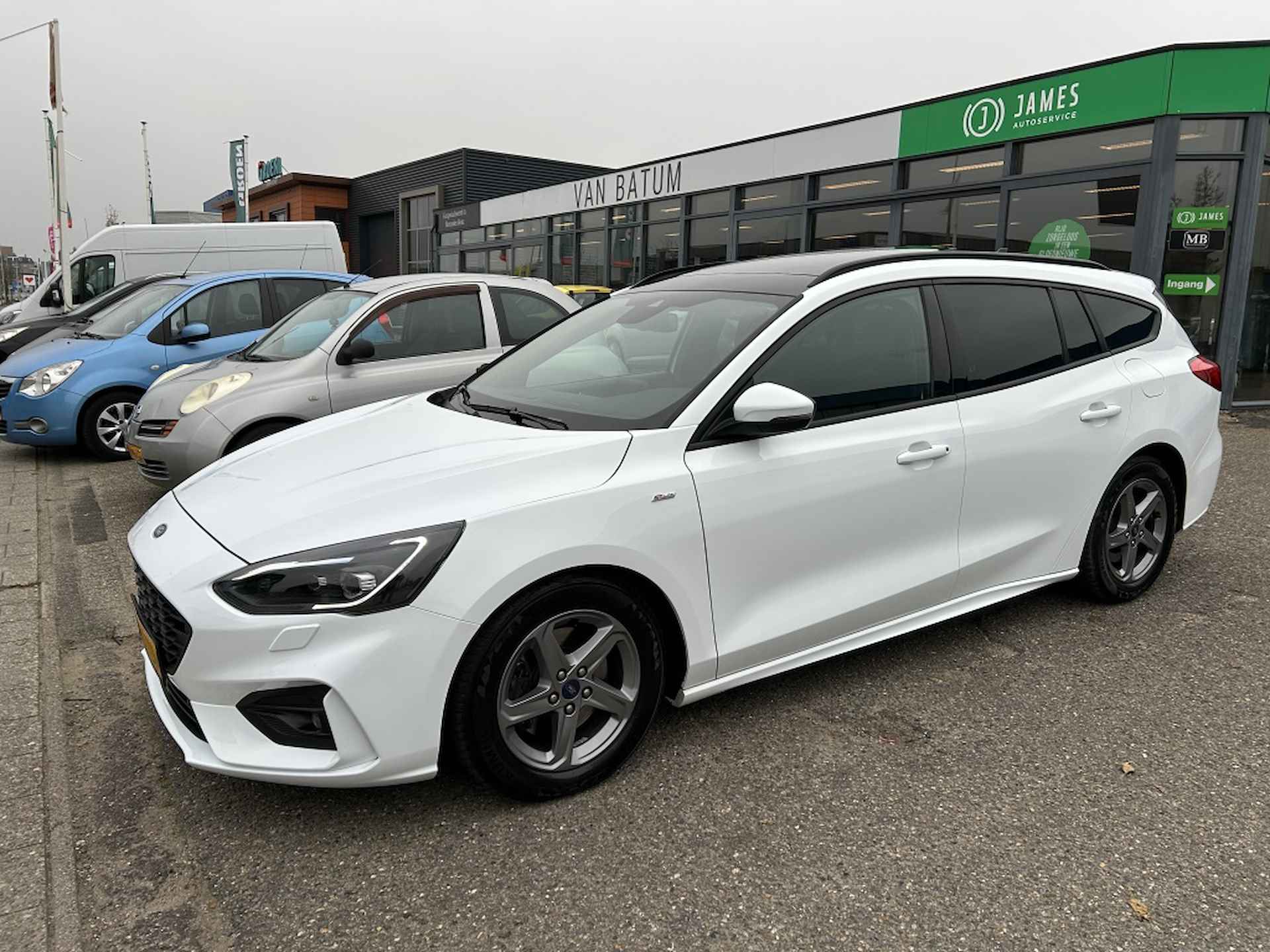 Ford Focus Wagon 1.5 EcoBoost ST Line Panodak Automaat - 2/29