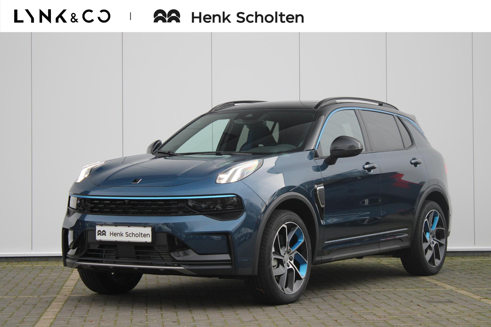 Lynk & Co 01 AUT7 261PK Plug-in Hybrid Business Edition, *Nieuwe Auto* Trekhaak, Panoramisch Schuif-/Kanteldak, Infinity Premium Geluidssysteem, Stoel/Stuurwiel verwarming, Parkeersensoren Voor + Achter, Achteruitrijcamera, Elektrisch Verstelbare Bestuurdersstoel Met Geheugen, Adaptieve Cruise Control, Highway Assist, Verwarmbare Voorstoelen, Apple CarPlay, Android Auto