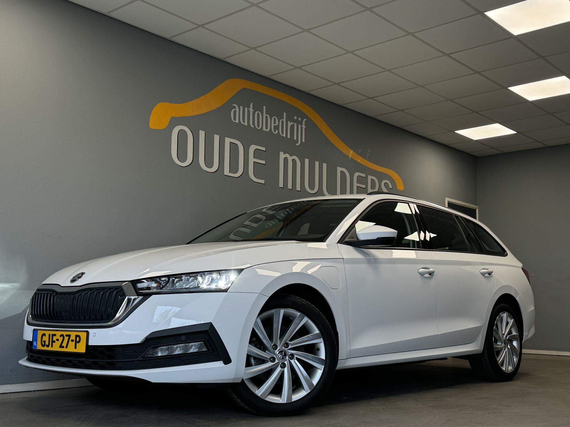 Škoda Octavia Combi 1.4 TSI iV Parkeersensoren/Stoelverwarming/CruiseControl