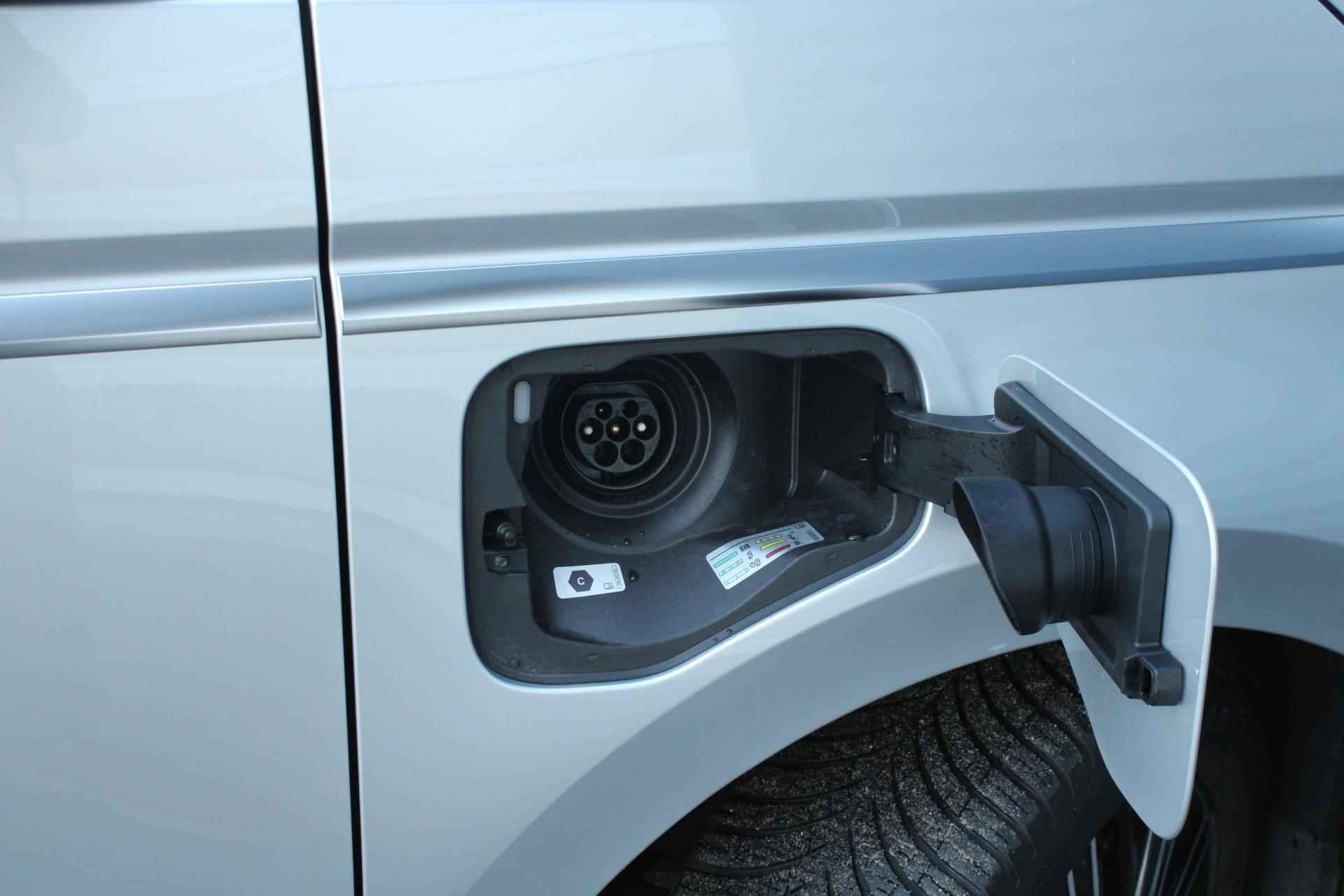 Volkswagen Multivan 1.4 eHybrid L2H1 Bulli 218pk DSG | 7-zits | Climatronic | Elektrische schuifdeuren | Trekhaak - 30/62