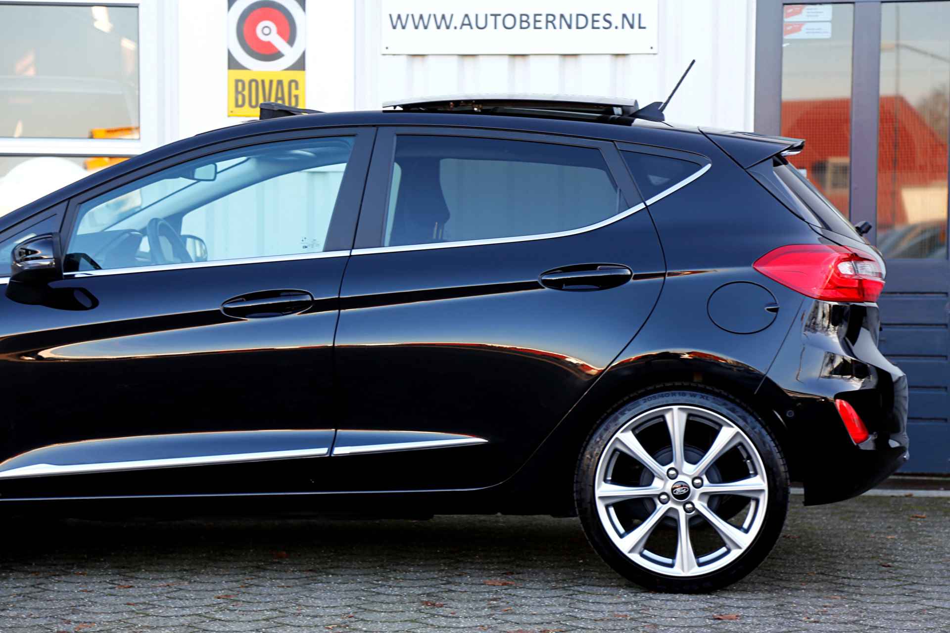 Ford Fiesta 1.0 EcoBoost 125PK Vignale Aut.*Perfect Ford Onderh.*1ste Eig*BTW*Pano/ACC/Leder/B&O/Stoelverw./Stuurverw./Dodehoek/Rijstrook/Ap - 54/69