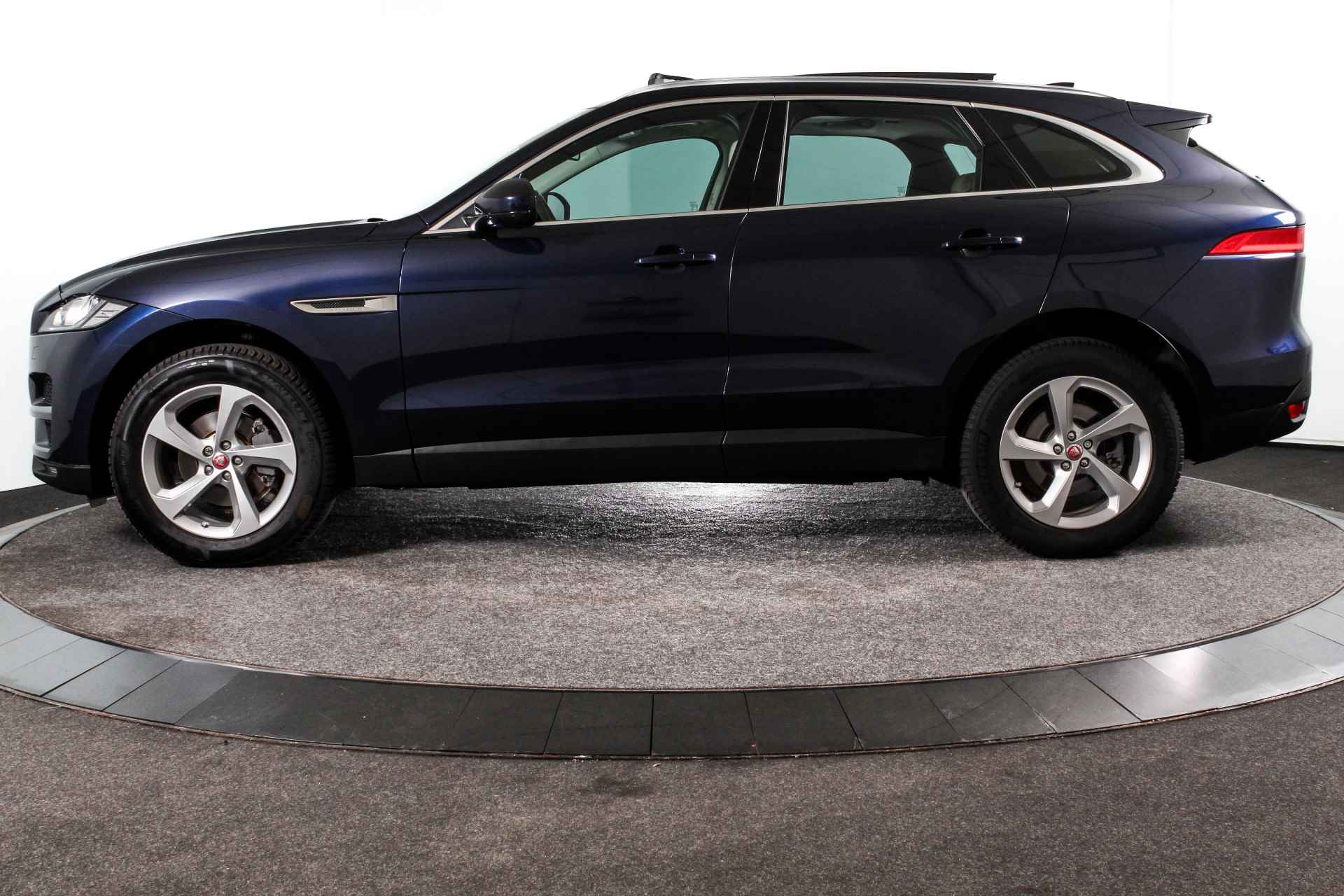 Jaguar F-Pace 2.0 180 PK Portfolio AWD 20d Automaat | S/K-Panodak | Cruise | Winterpakket | Camera | PDC | NAV | Auto. Airco | LM 19"| - 7/61