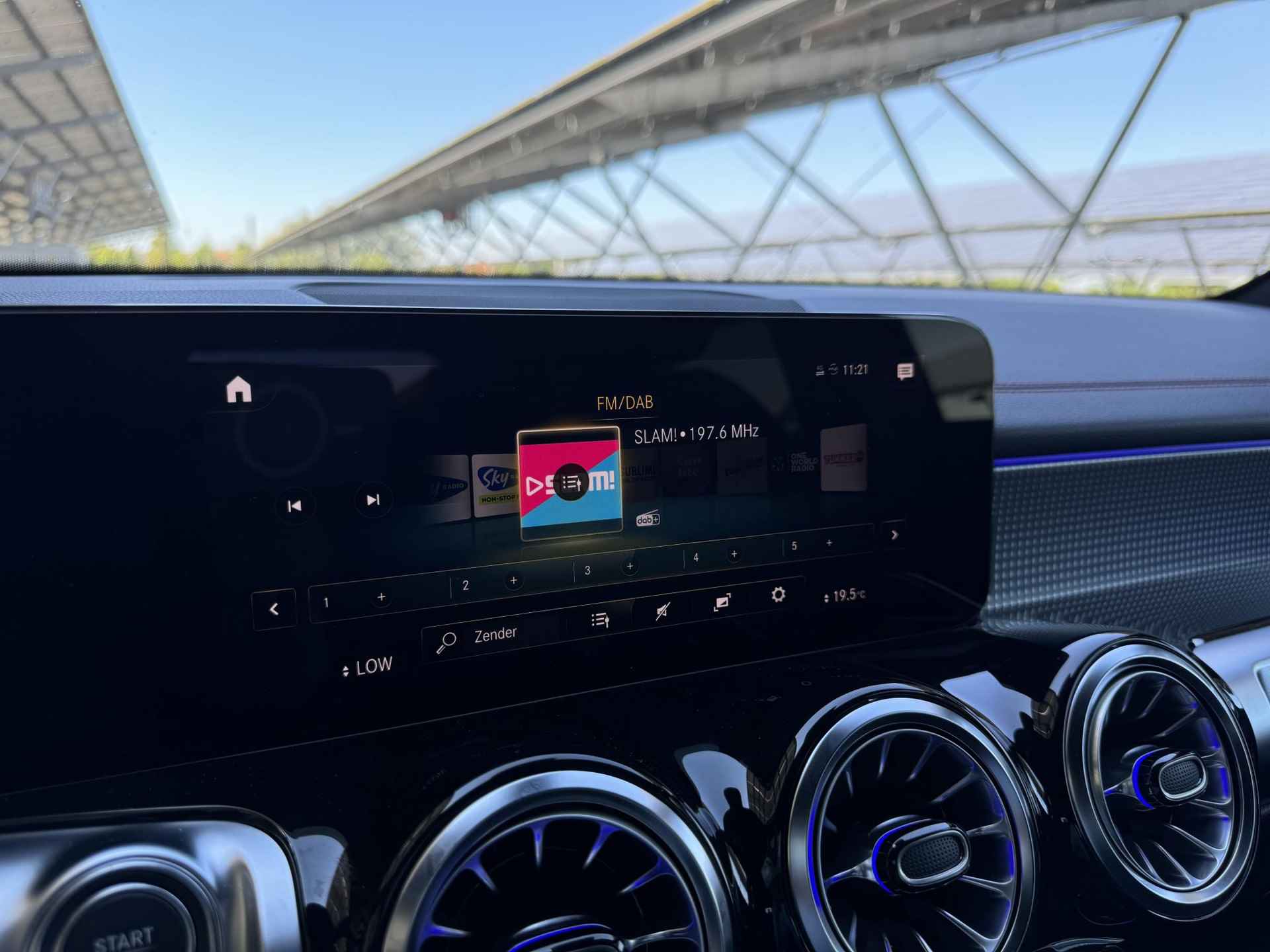 Mercedes-Benz EQB 250+ Business Edition 71 kWh | AMG-line | Night | Sfeerverlichting | Dodehoek assistent | Apple Carplay | Achteruitrijcamera | Stoelverwarming | DAB+ Radio | - 27/34