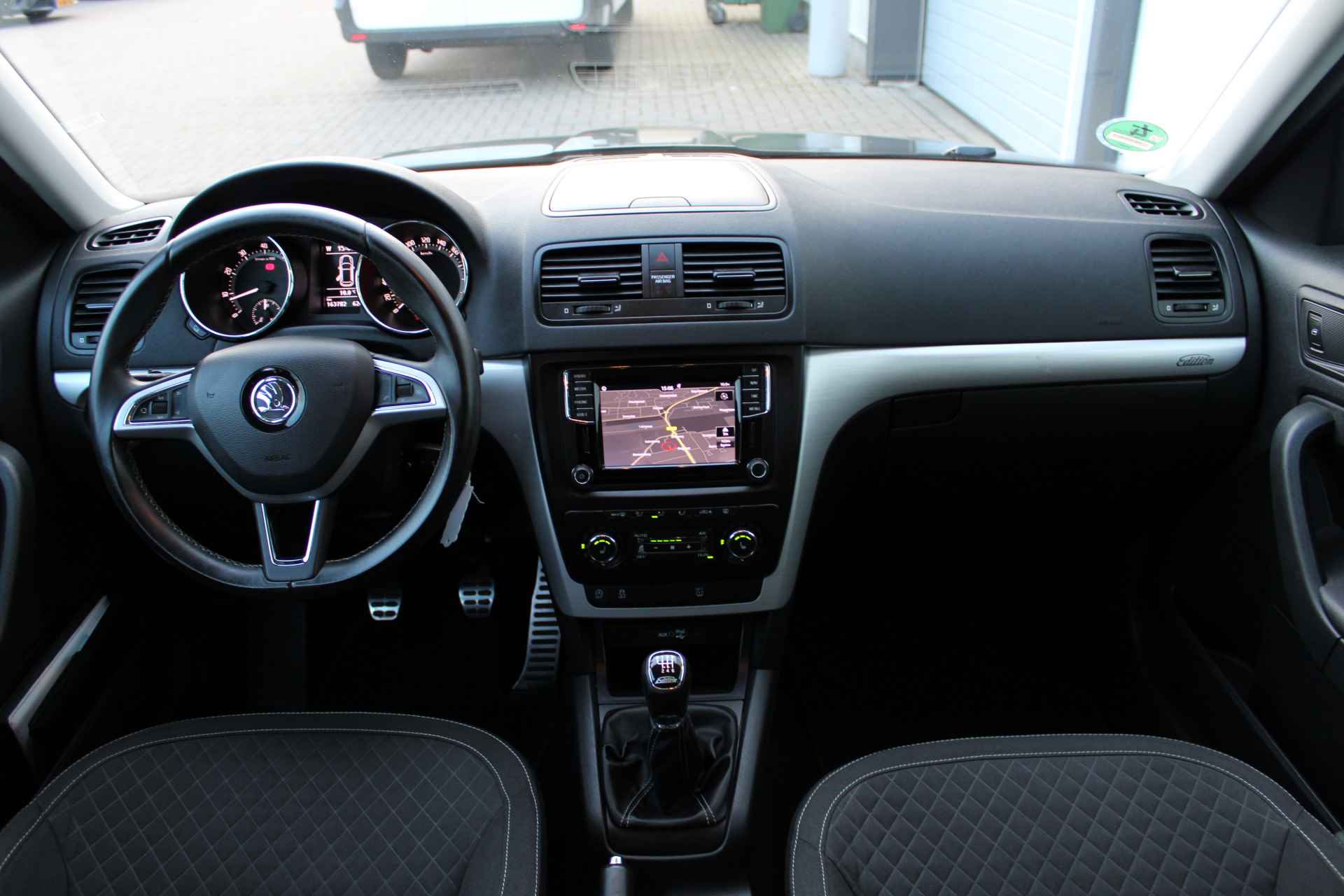 Škoda Yeti Outdoor 1.2 TSI Greentech Edition | CRUISE CONTROL | CLIMATE CONTROL | TREKHAAK | STOELVERWARMING | NAVIGATIE - 8/28