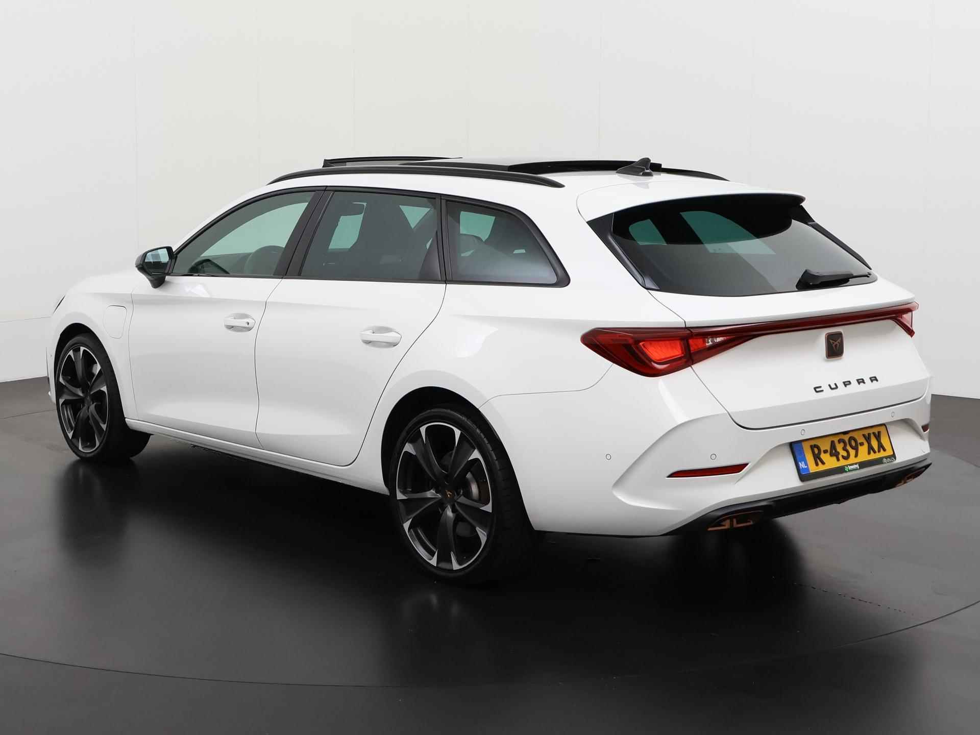 CUPRA Leon Sportstourer 1.4 e-Hybrid VZ Adrenaline | Panoramadak | Camera | Apple Carplay | Zondag Open! - 6/48