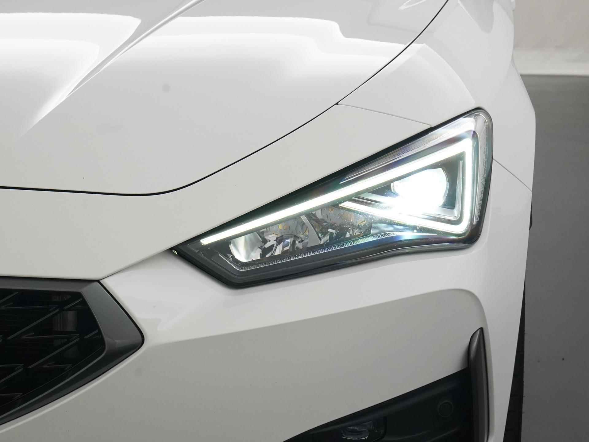 CUPRA Leon Sportstourer 1.4 e-Hybrid VZ Adrenaline | Panoramadak | Camera | Apple Carplay | Zondag Open! - 27/48