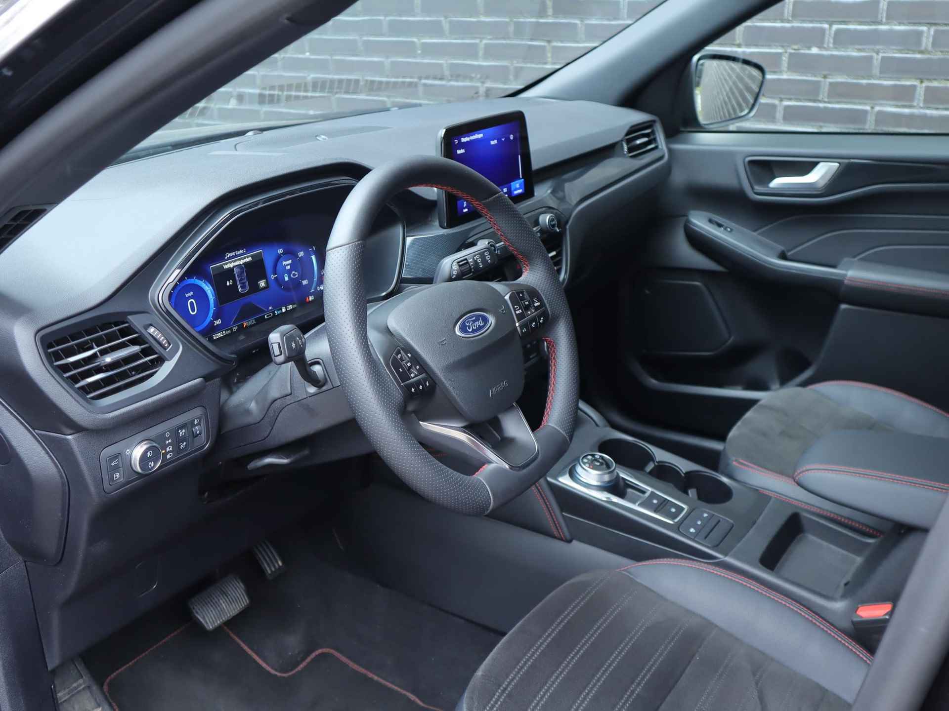 Ford Kuga 2.5 PHEV ST-Line X 225PK | Navigatie | Achteruit rij camera | Parkeer sensoren | Elektrische achterklep | Elektrisch bedienbare achterklep | Climate control - 10/50