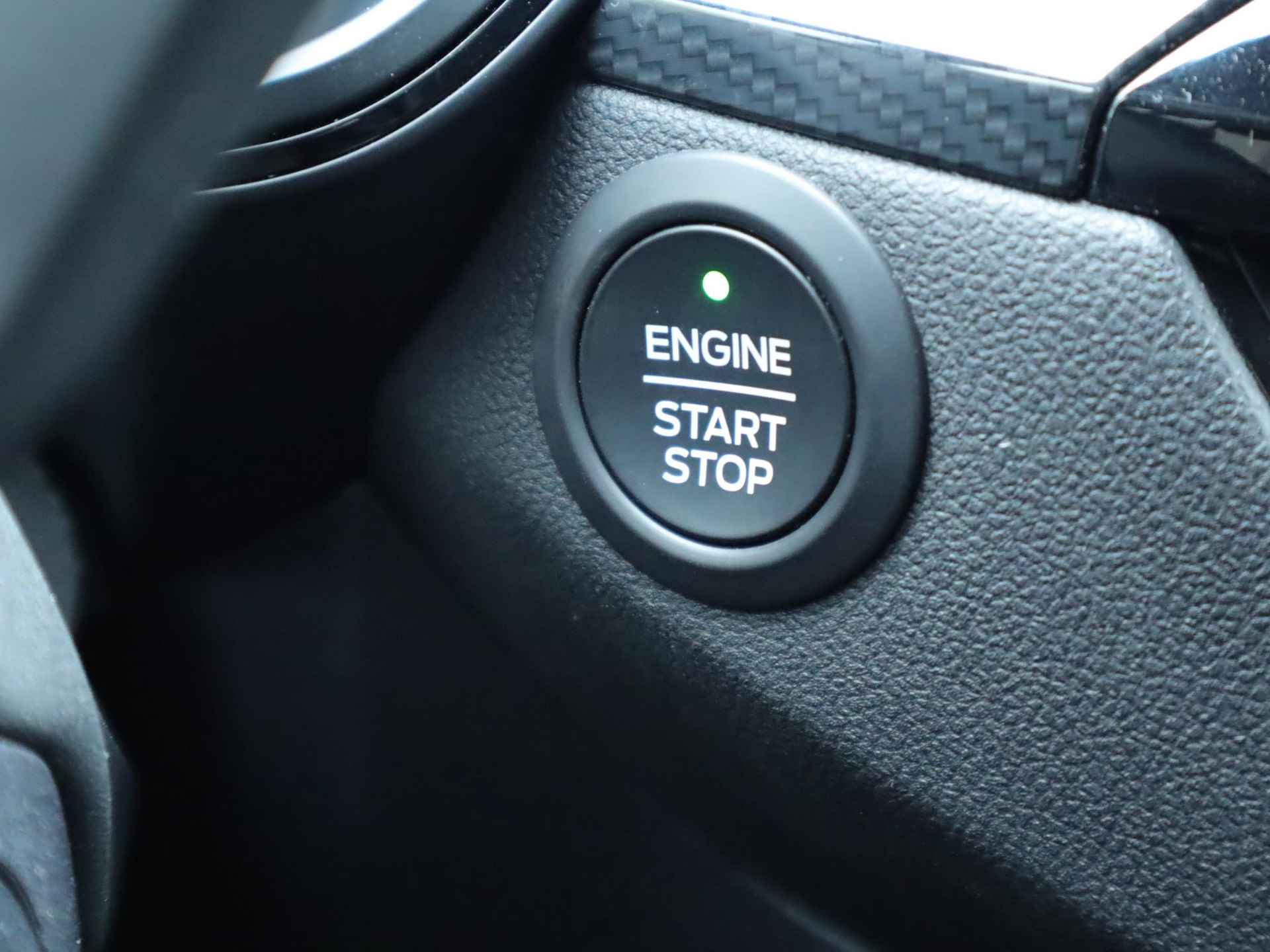 Ford Kuga 2.5 PHEV ST-Line X 225PK | Navigatie | Achteruit rij camera | Parkeer sensoren | Elektrische achterklep | Elektrisch bedienbare achterklep | Climate control - 24/50