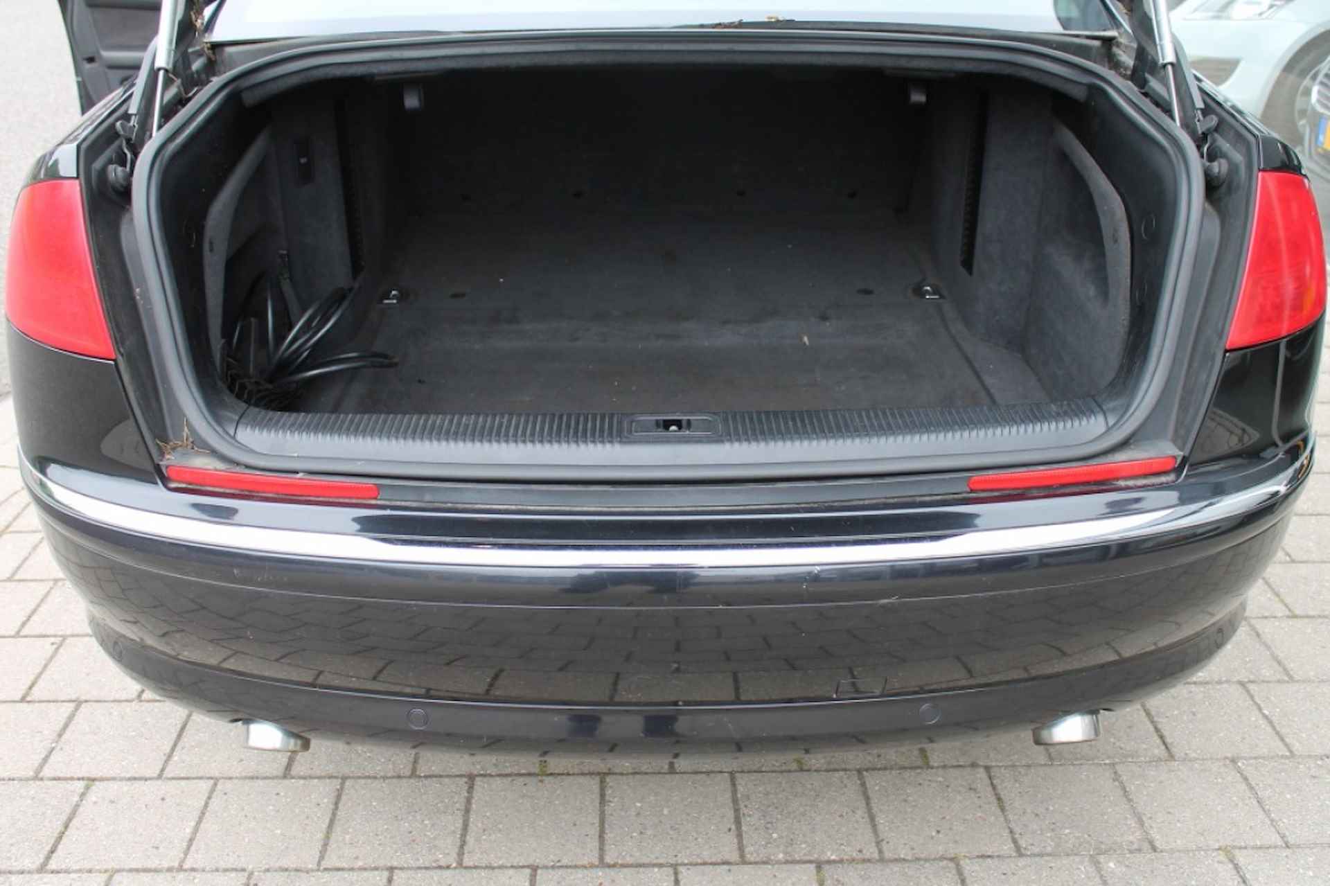 AUDI A8 4.0 TDI quattro. Pro Line / Young timer / - 14/23