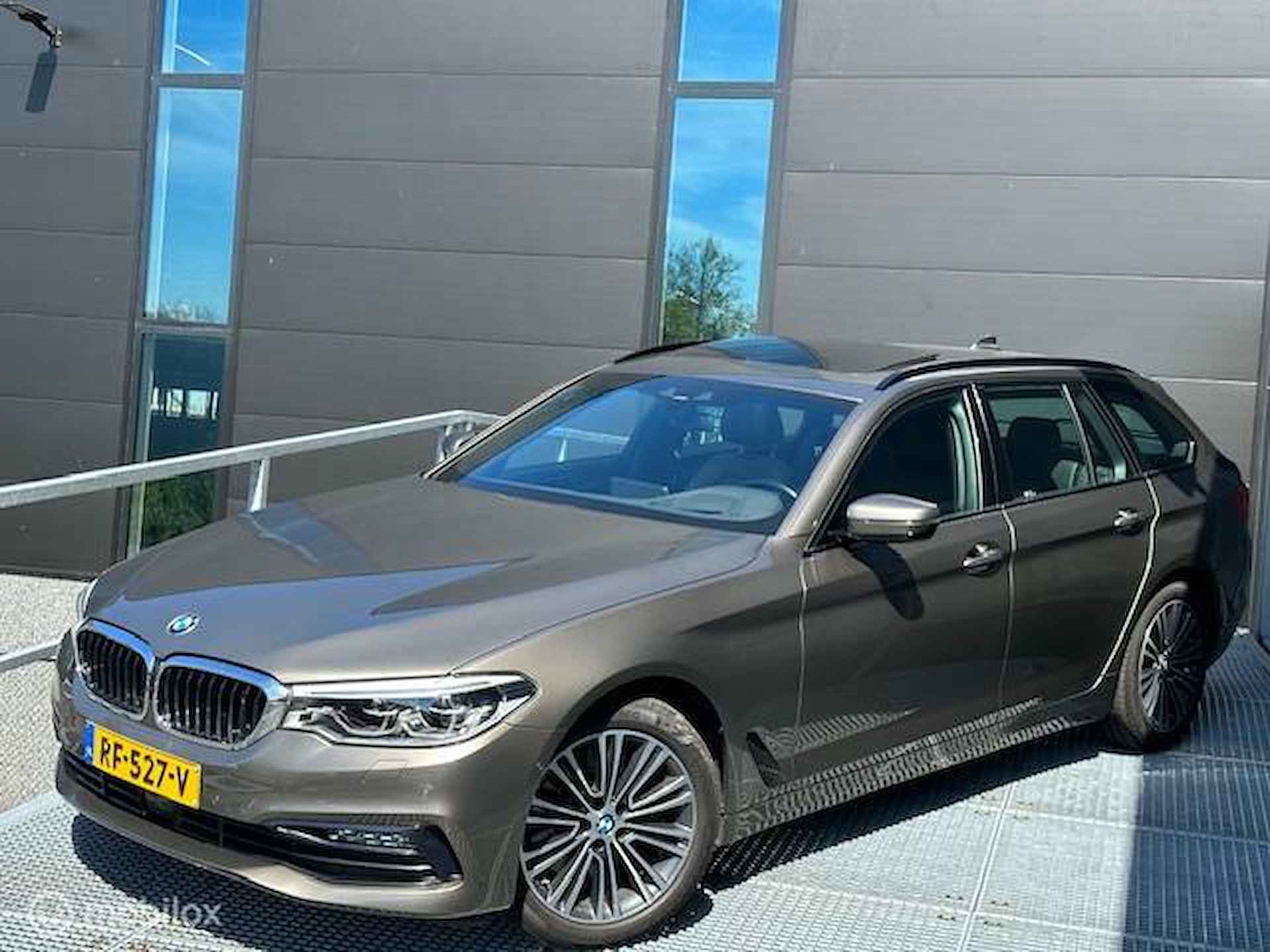 BMW 5-serie Touring 530i High Executive - 7/18