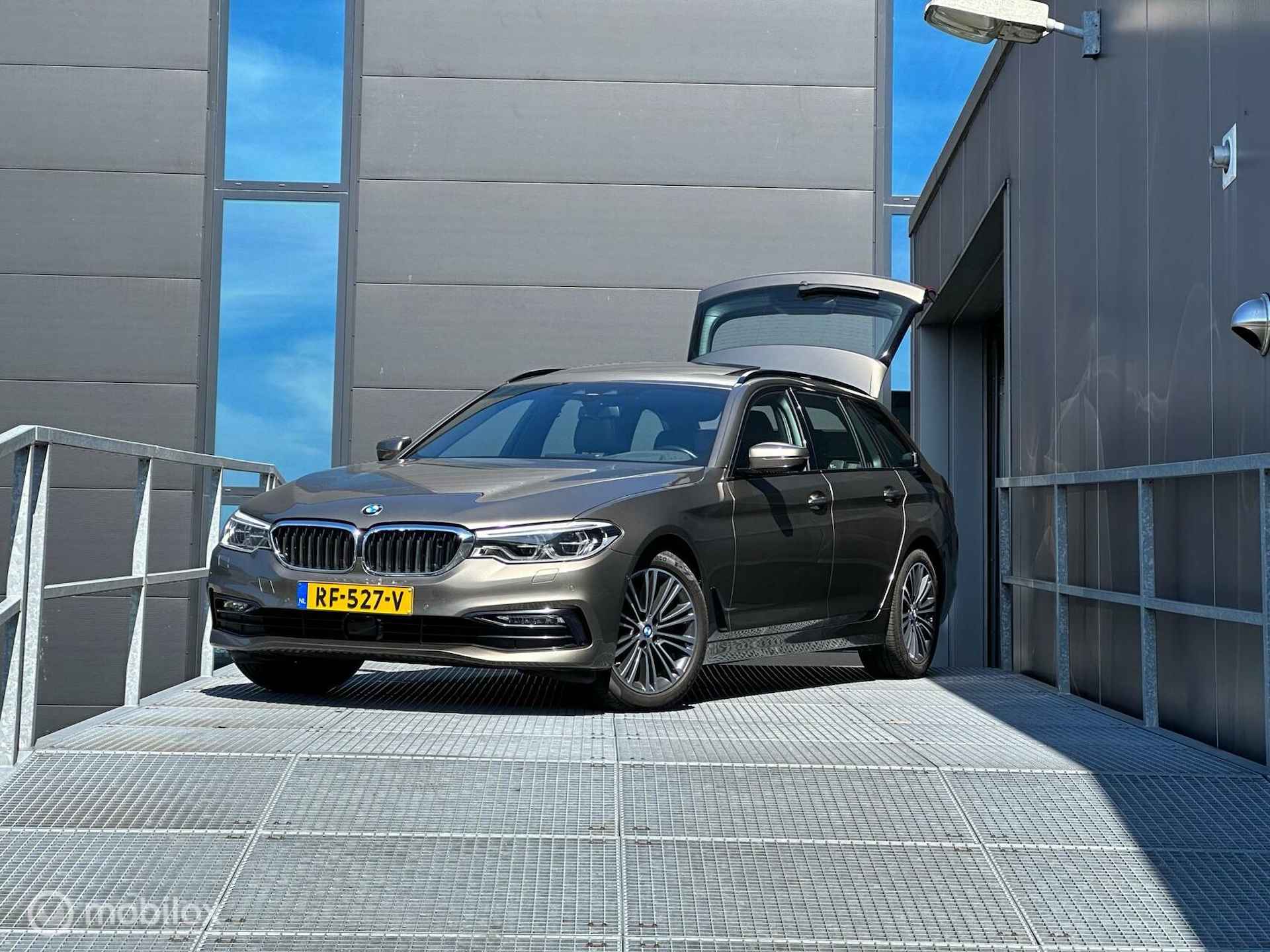 BMW 5-serie Touring 530i High Executive - 17/18