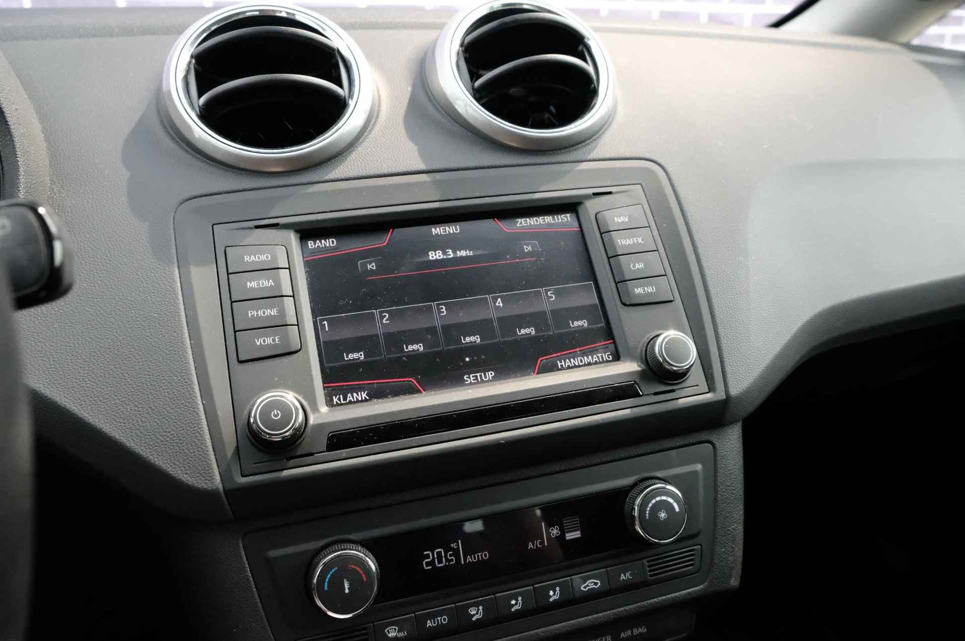 SEAT Ibiza SC 1.0 EcoTSI FR Connect | achteruitrijcamera |  cruise control | DAB ontvanger | navigatie | sportstoelen | stoelverwarming - 28/38