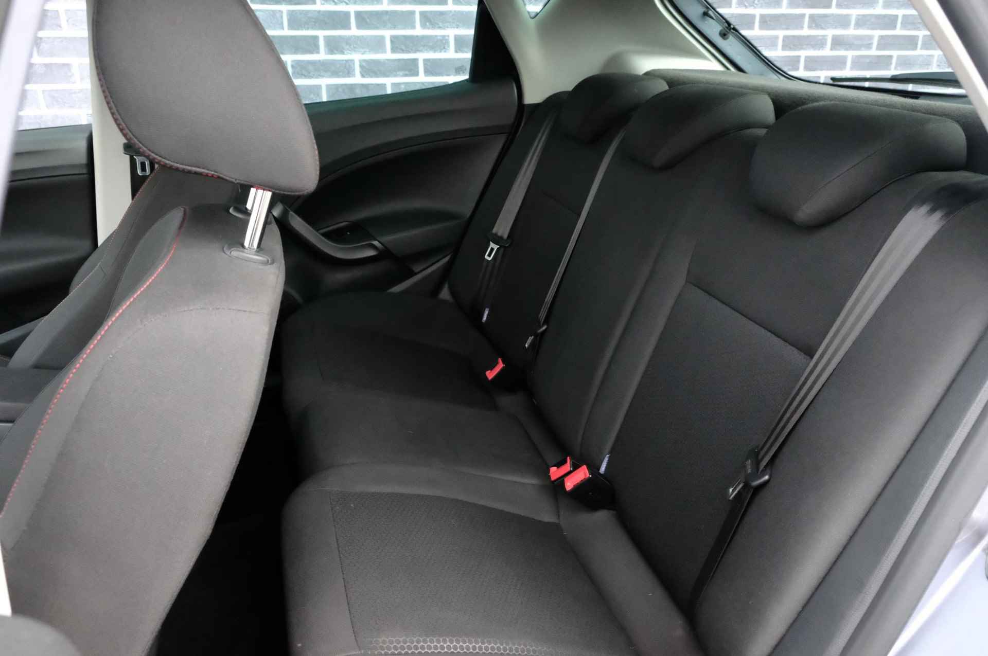 SEAT Ibiza SC 1.0 EcoTSI FR Connect | achteruitrijcamera |  cruise control | DAB ontvanger | navigatie | sportstoelen | stoelverwarming - 13/38