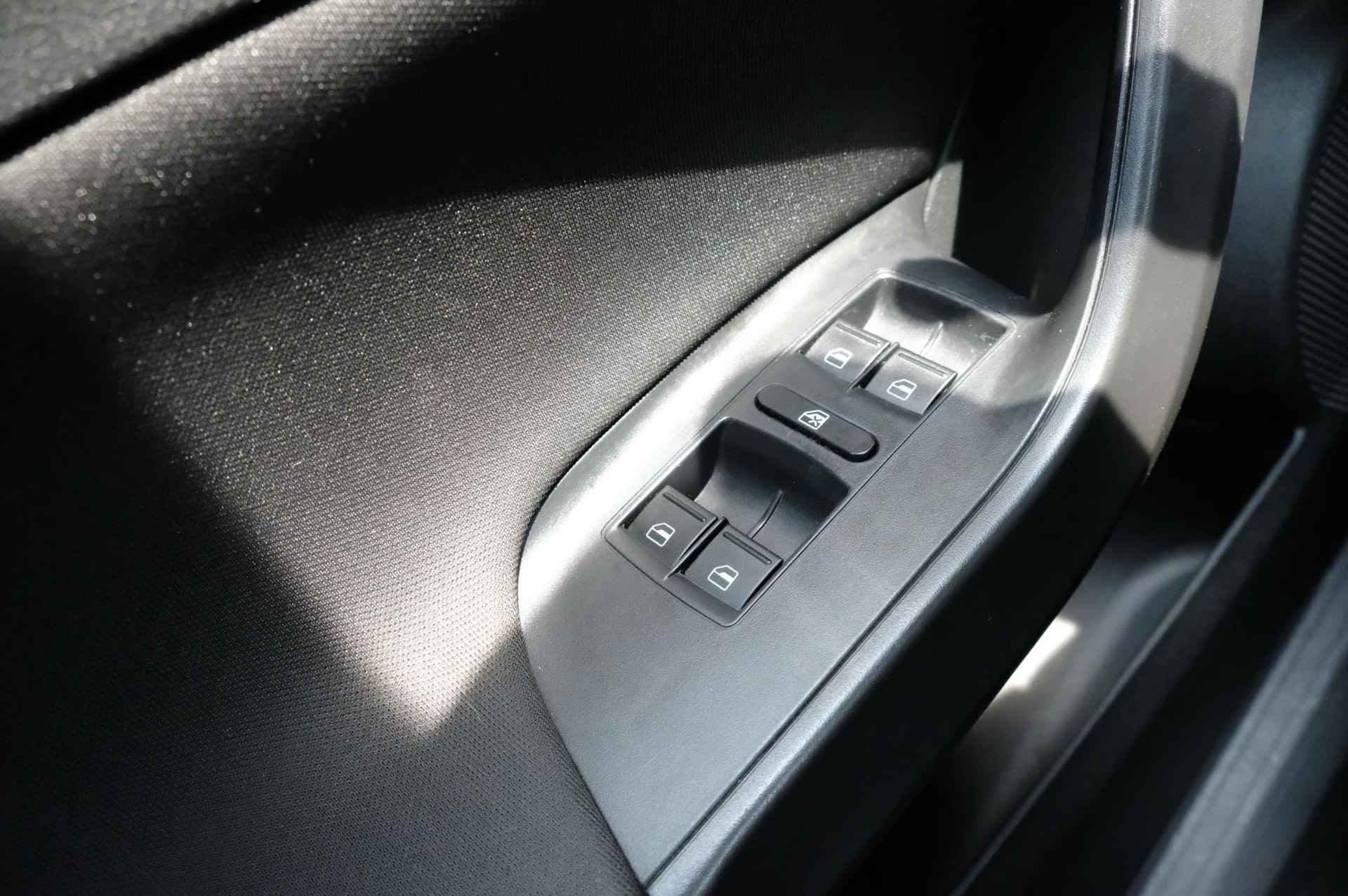 SEAT Ibiza SC 1.0 EcoTSI FR Connect | achteruitrijcamera |  cruise control | DAB ontvanger | navigatie | sportstoelen | stoelverwarming - 20/38