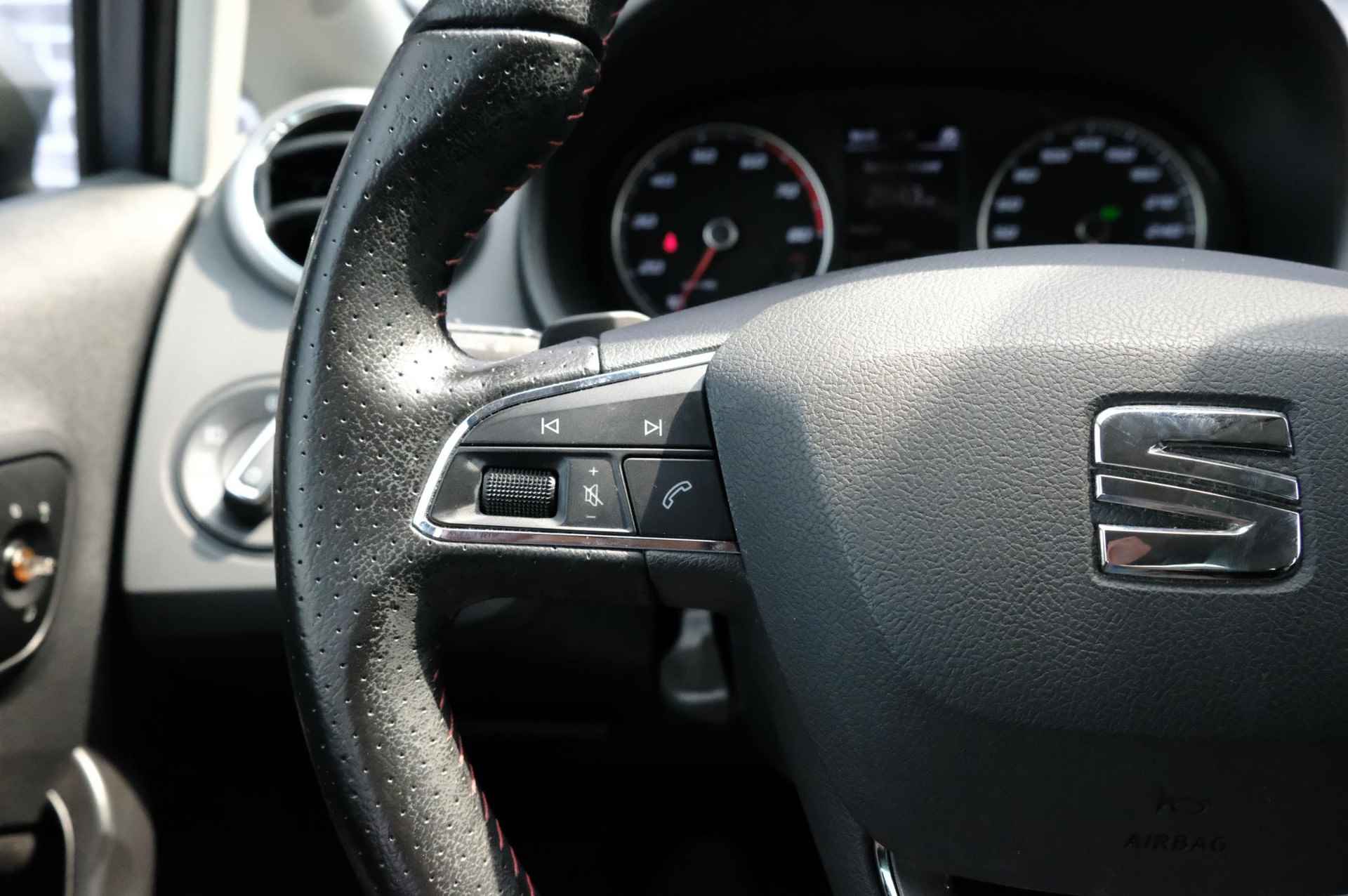 SEAT Ibiza SC 1.0 EcoTSI FR Connect | achteruitrijcamera |  cruise control | DAB ontvanger | navigatie | sportstoelen | stoelverwarming - 22/38