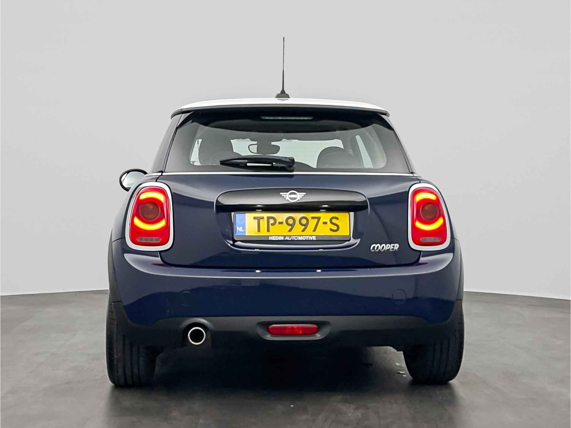 MINI 3-deurs 1.5 Cooper Business | Alarmsysteem klasse 3 (VbV/SCM) | Middenarmsteun voor | Airconditioning | Cruise Control | Smartphone integratie | MINI Navigatiesysteem | - 5/20