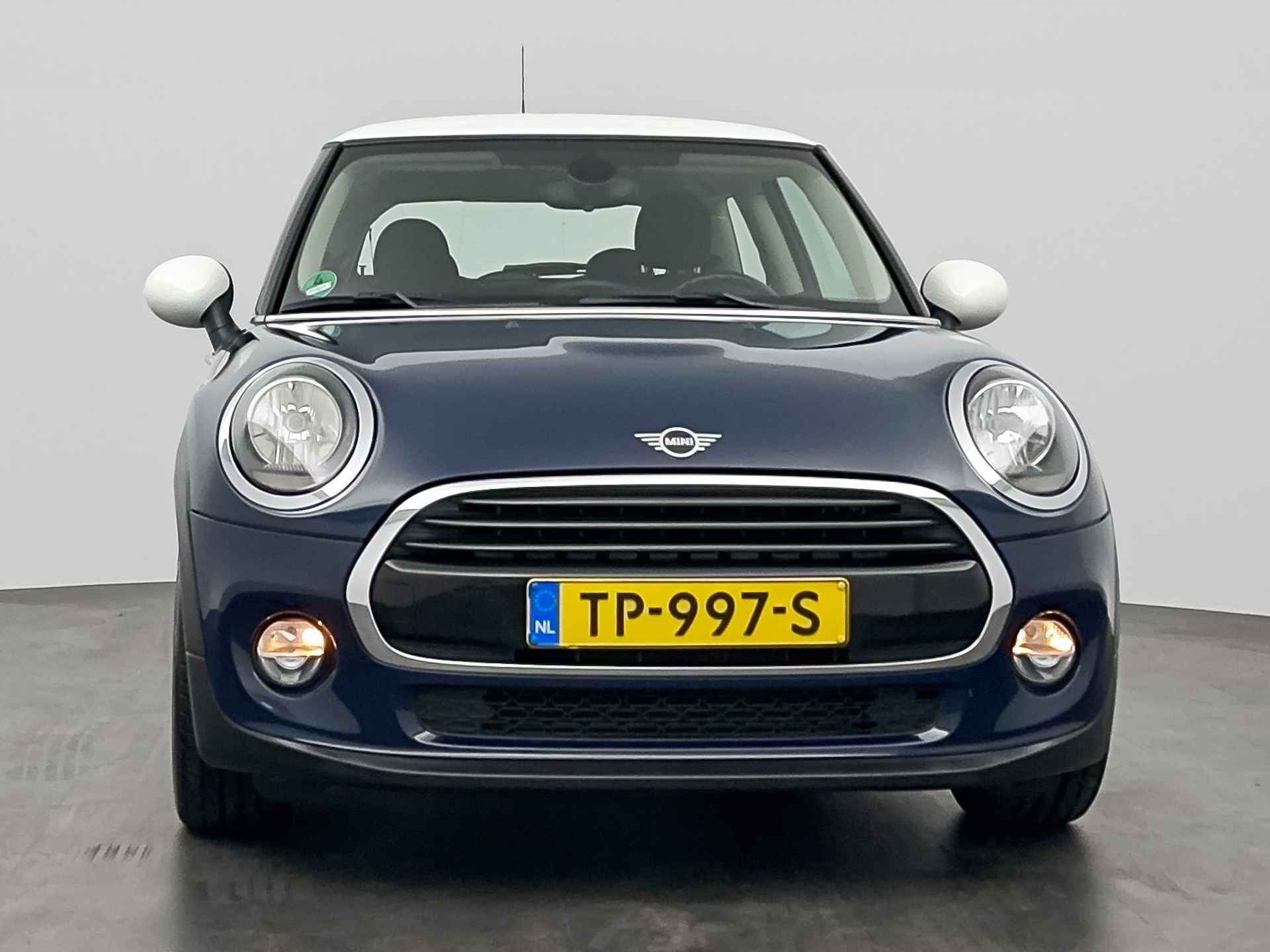 MINI 3-deurs 1.5 Cooper Business | Alarmsysteem klasse 3 (VbV/SCM) | Middenarmsteun voor | Airconditioning | Cruise Control | Smartphone integratie | MINI Navigatiesysteem | - 6/20