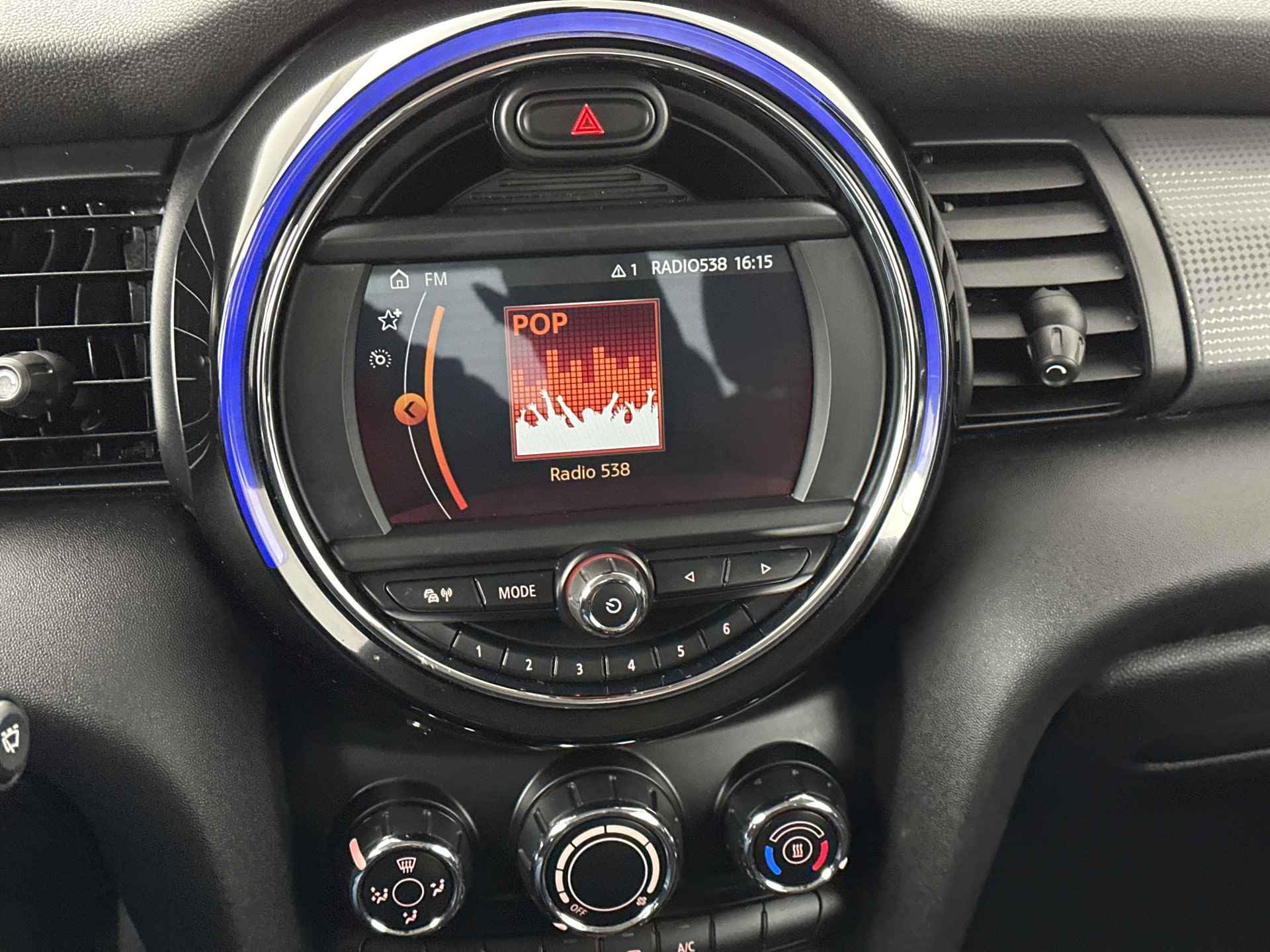 MINI 3-deurs 1.5 Cooper Business | Alarmsysteem klasse 3 (VbV/SCM) | Middenarmsteun voor | Airconditioning | Cruise Control | Smartphone integratie | MINI Navigatiesysteem | - 10/20