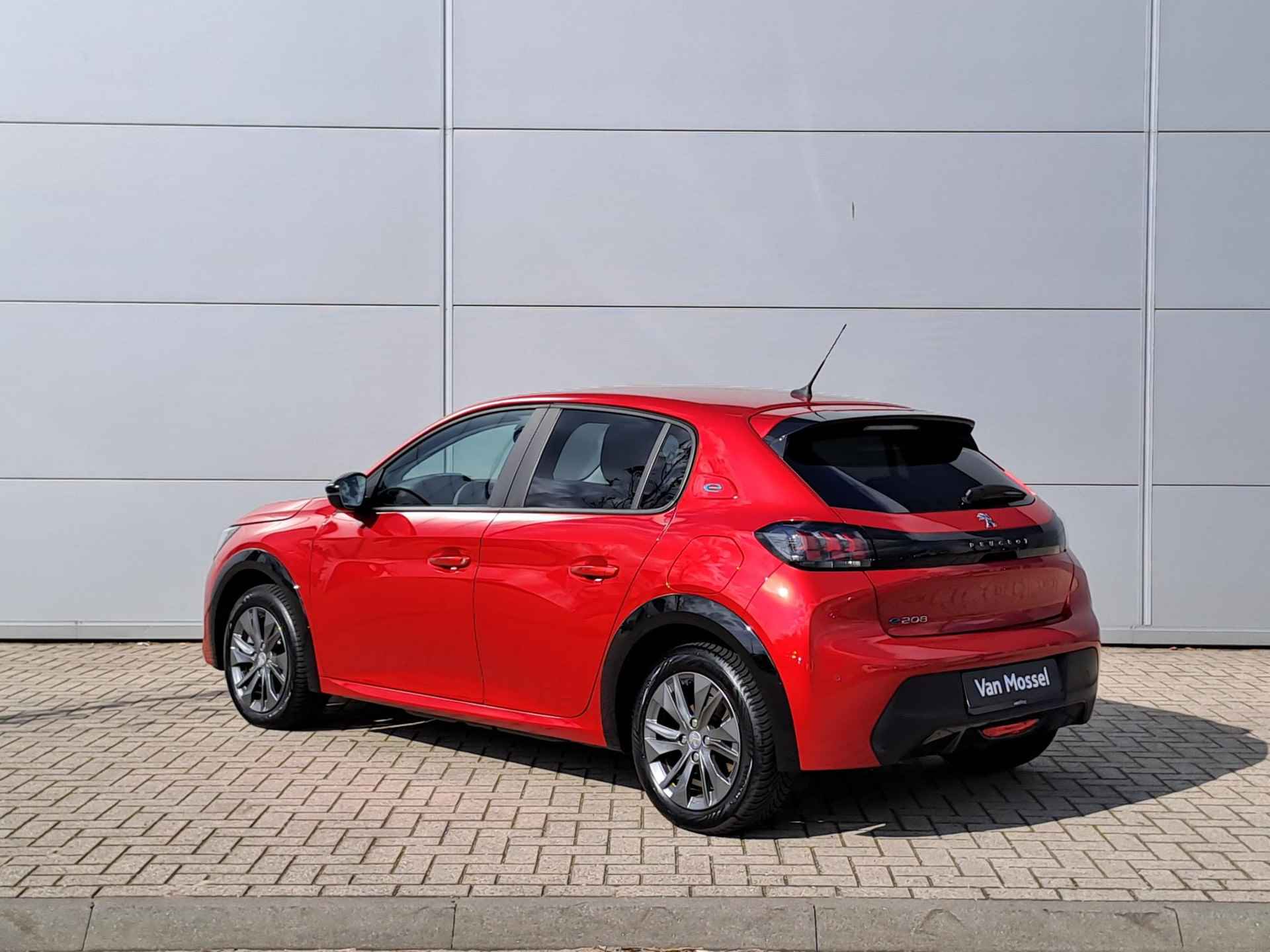 Peugeot e-208 EV Active Pack 50 kWh | Apple carplay | Metaalkleur | Keyless | Dealeronderhouden | 1e Eigenaar | - 8/28