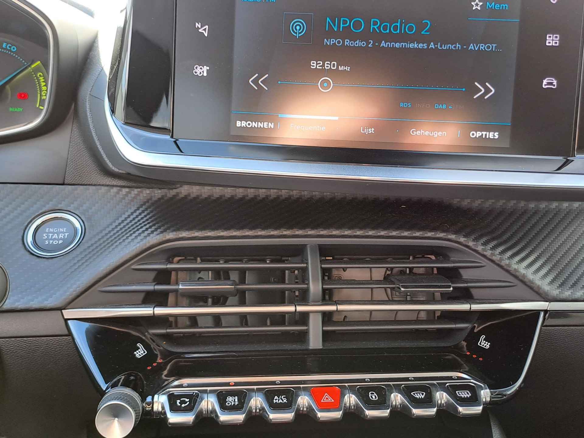 Peugeot e-208 EV Active Pack 50 kWh | Apple carplay | Metaalkleur | Keyless | Dealeronderhouden | 1e Eigenaar | - 16/28