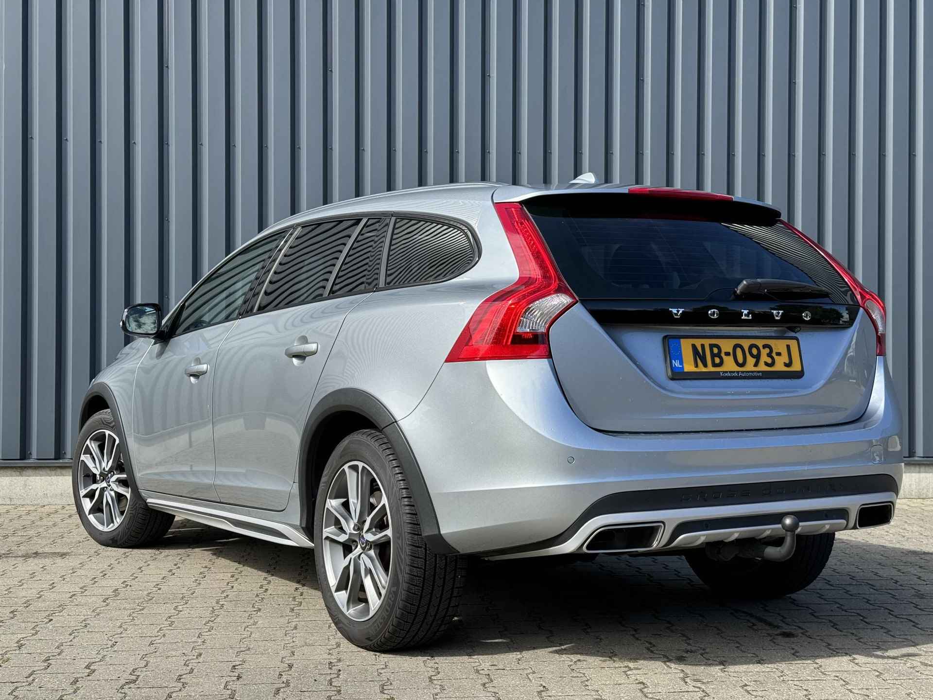 Volvo V60 Cross Country 2.0 D3 Summum | Pano | Leer | Navi - 14/33