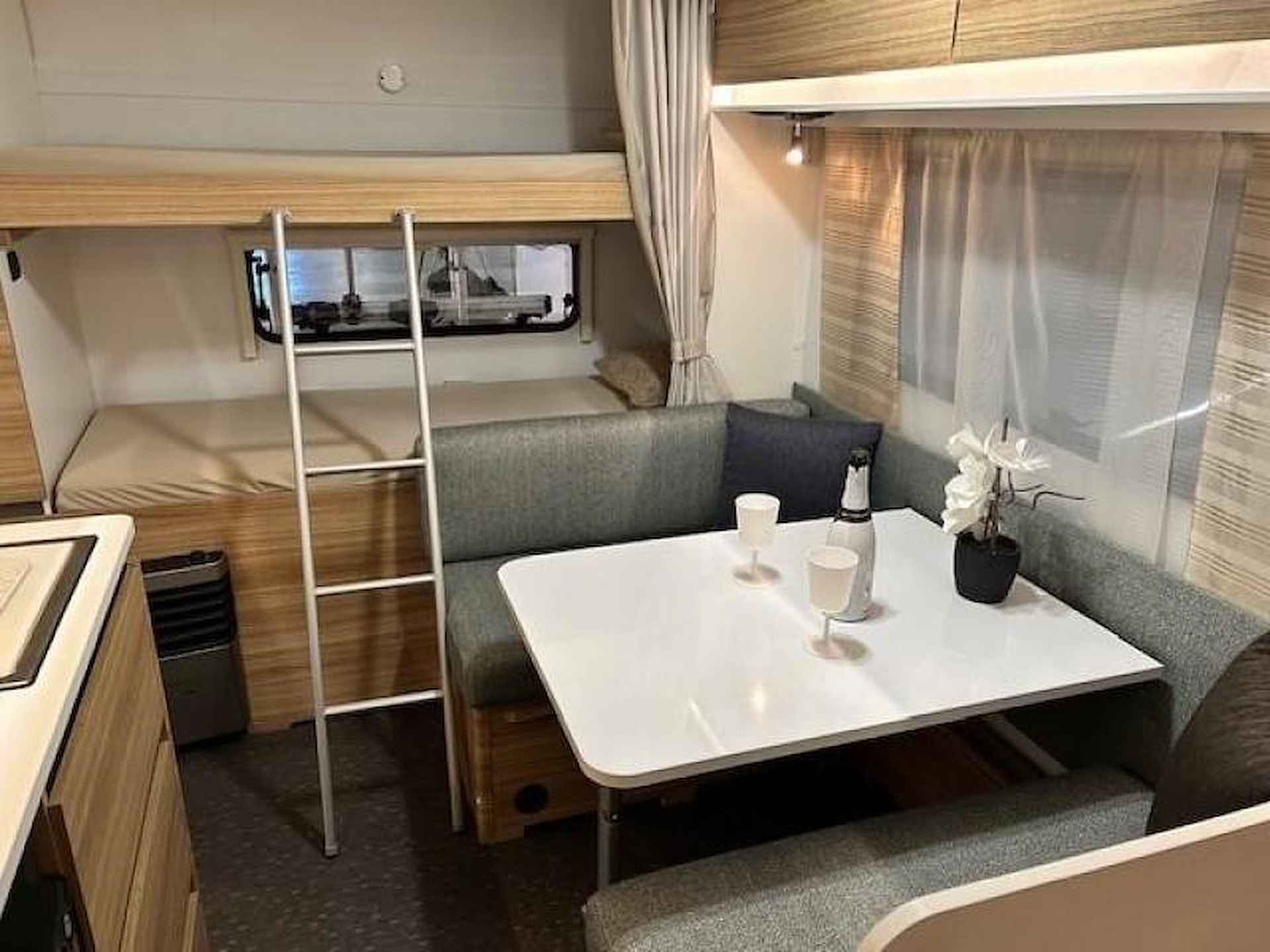 Adria Altea 462 PK mover, voortent - 3/14