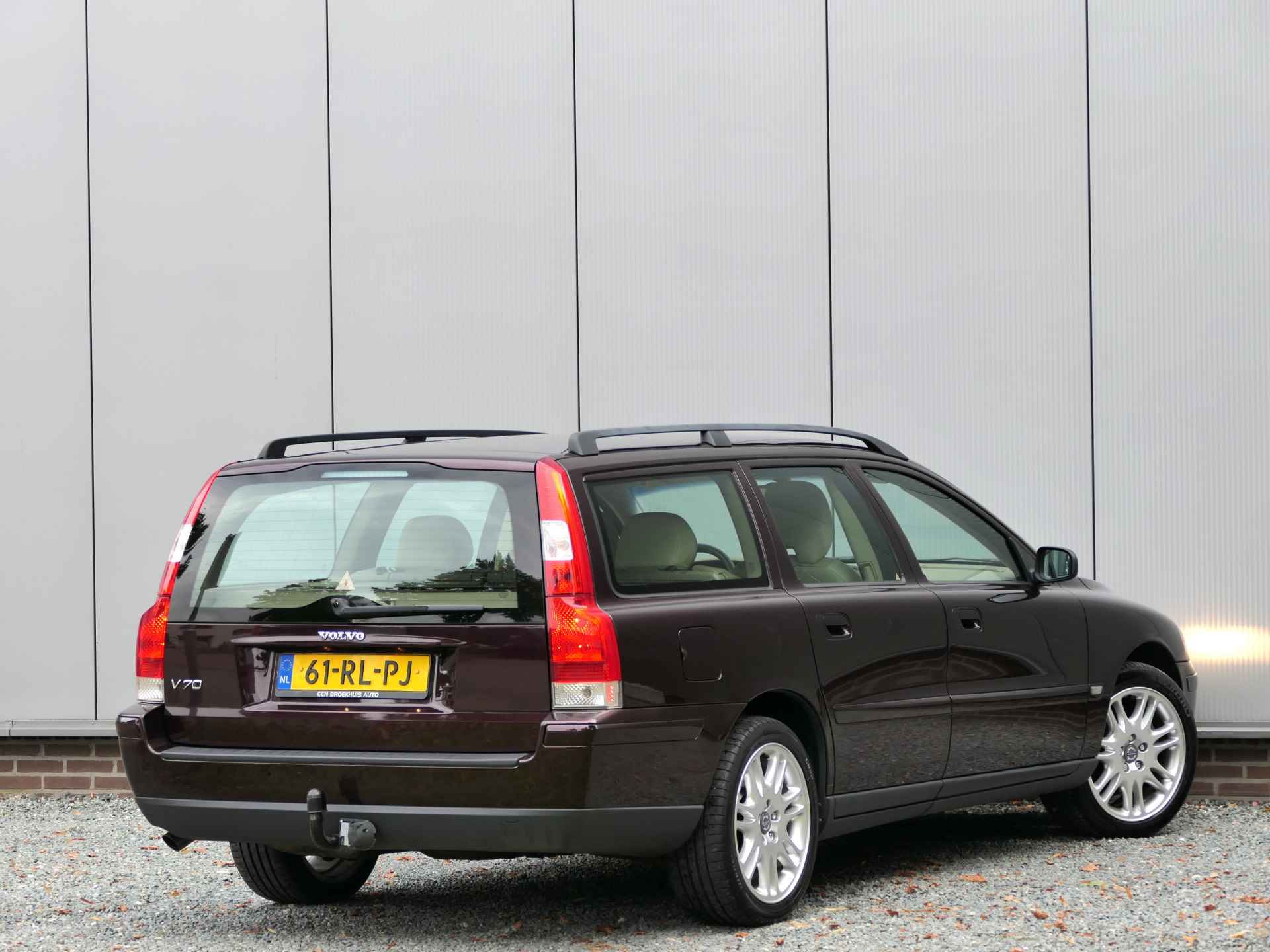 Volvo V70 2.4 Edition Navi / Trekhaak / Cruise Control / Houten interieurdelen - 3/22