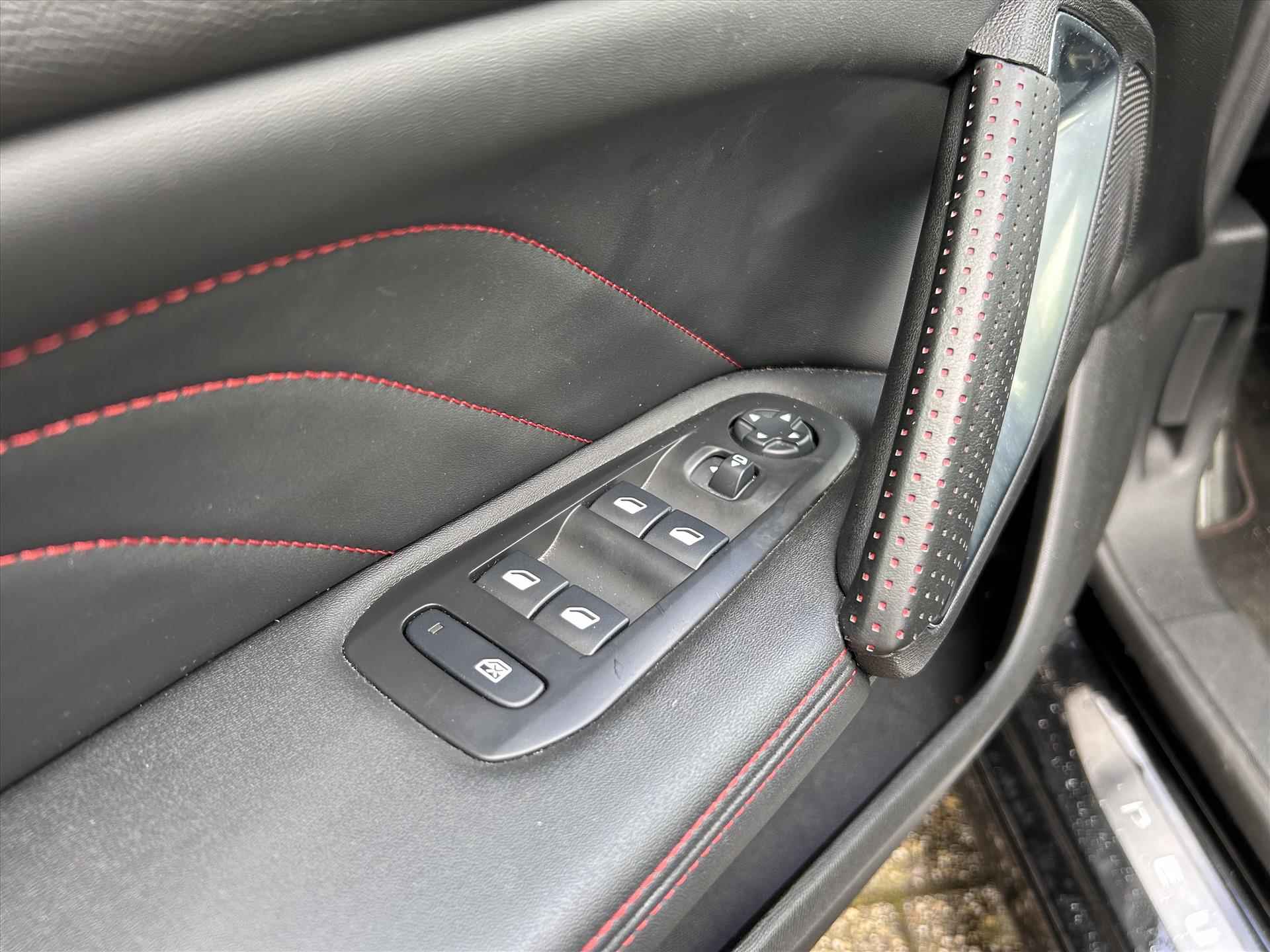 PEUGEOT 308 1.2 PureTech 130pk S&S GT-Line | Navigatie | Panorama dak | Parkeercamera achter | Cruise Controle |  Apple Carplay Androidauto | - 21/37