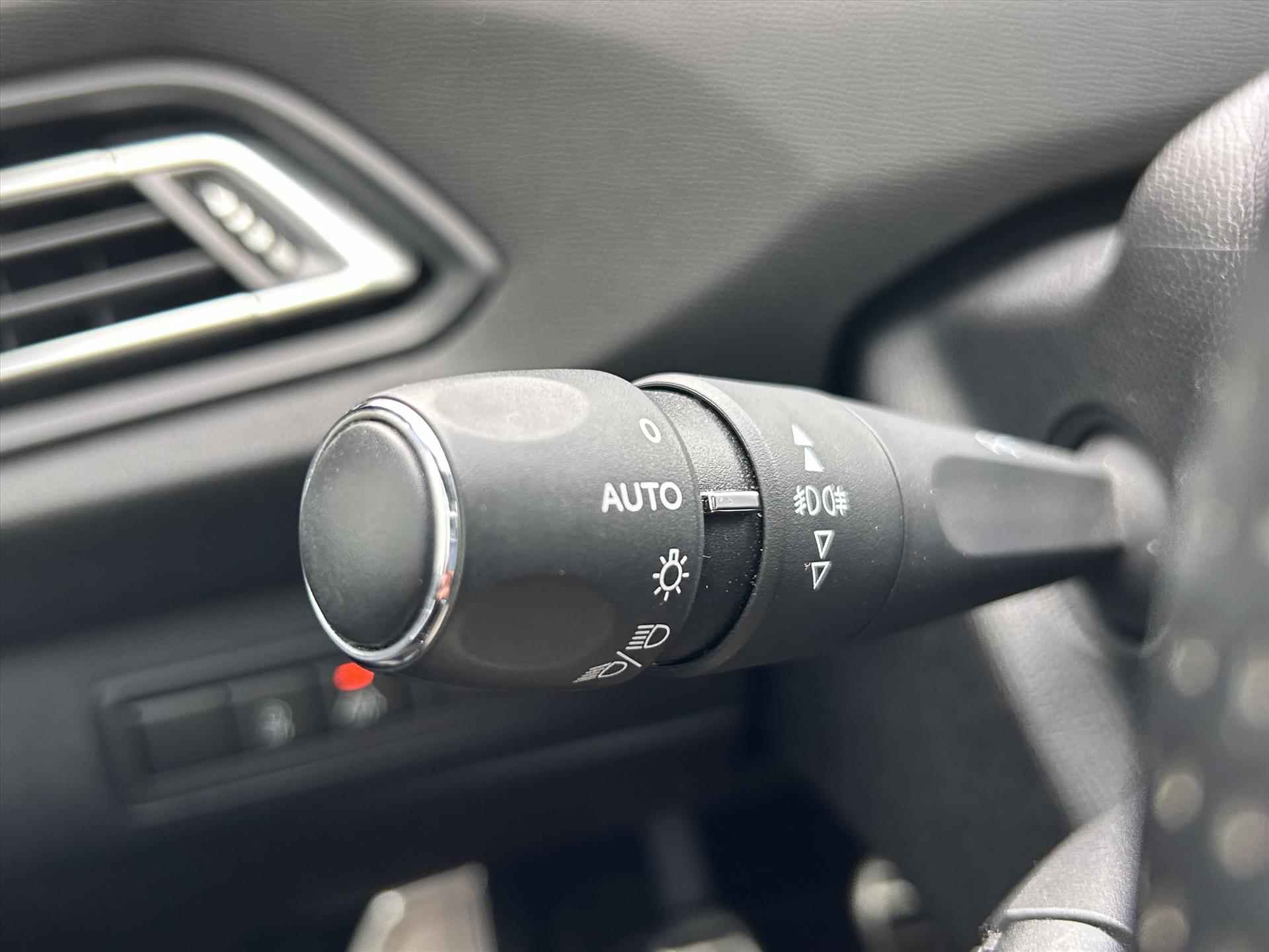 PEUGEOT 308 1.2 PureTech 130pk S&S GT-Line | Navigatie | Panorama dak | Parkeercamera achter | Cruise Controle |  Apple Carplay Androidauto | - 30/37