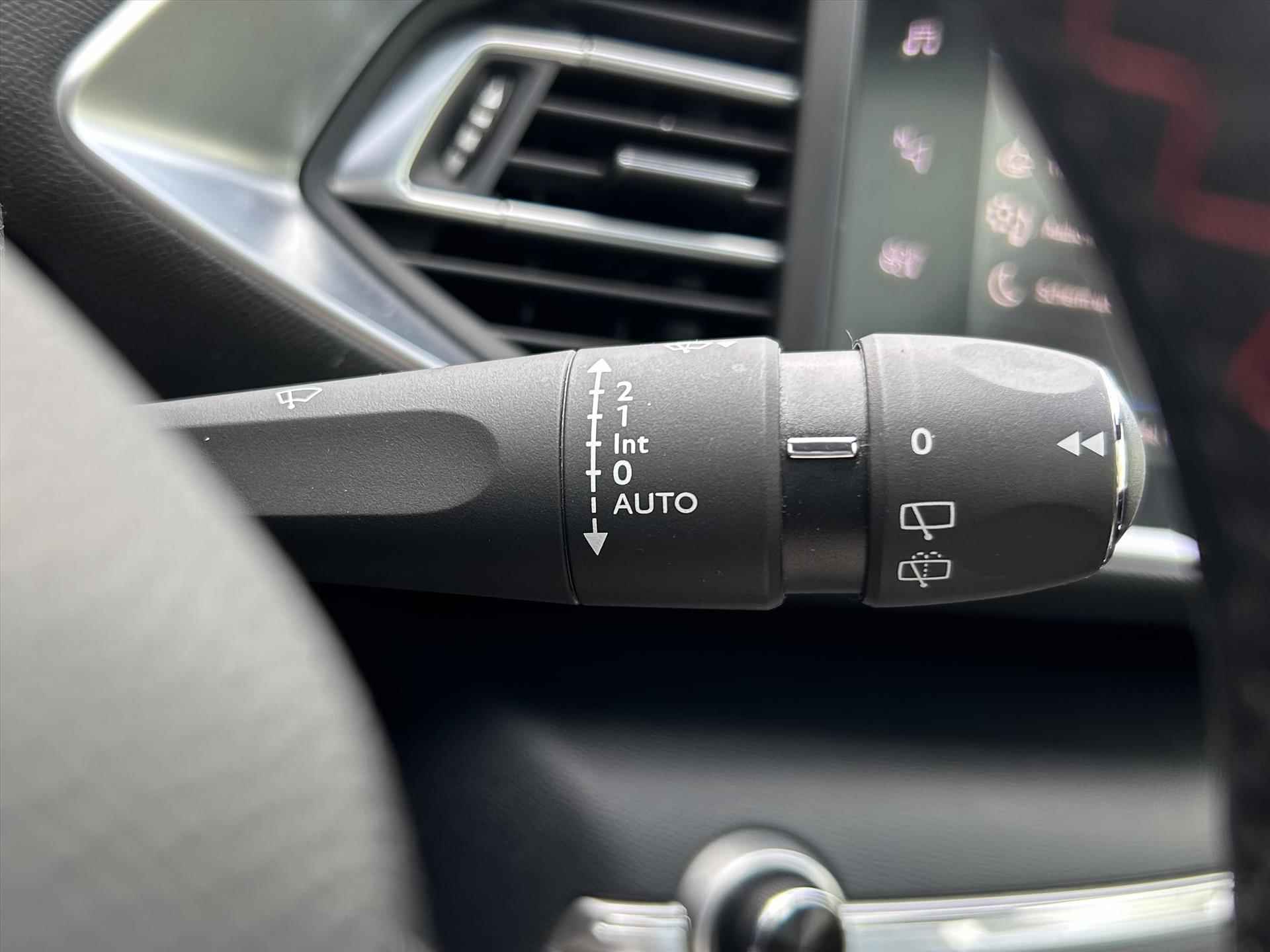 PEUGEOT 308 1.2 PureTech 130pk S&S GT-Line | Navigatie | Panorama dak | Parkeercamera achter | Cruise Controle |  Apple Carplay Androidauto | - 31/37
