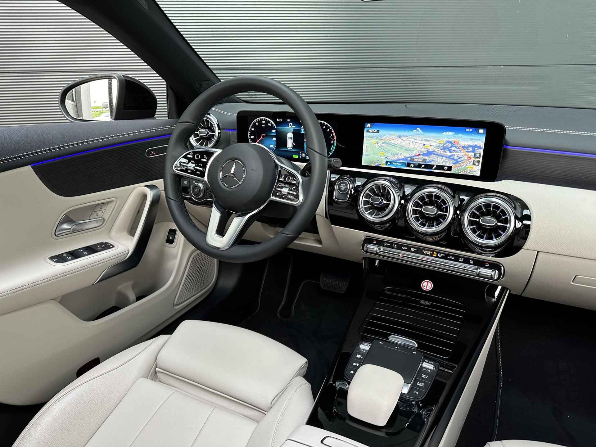 Mercedes-Benz CLA-klasse Shooting Brake 250 e Luxury Line | Premium | Nightpakket | Panoramadak | Distronic | Achteruitrijcamera | Stoelverwarming | Sfeerverlichting | Multibeam LED | Dodehoekassistent - 6/13