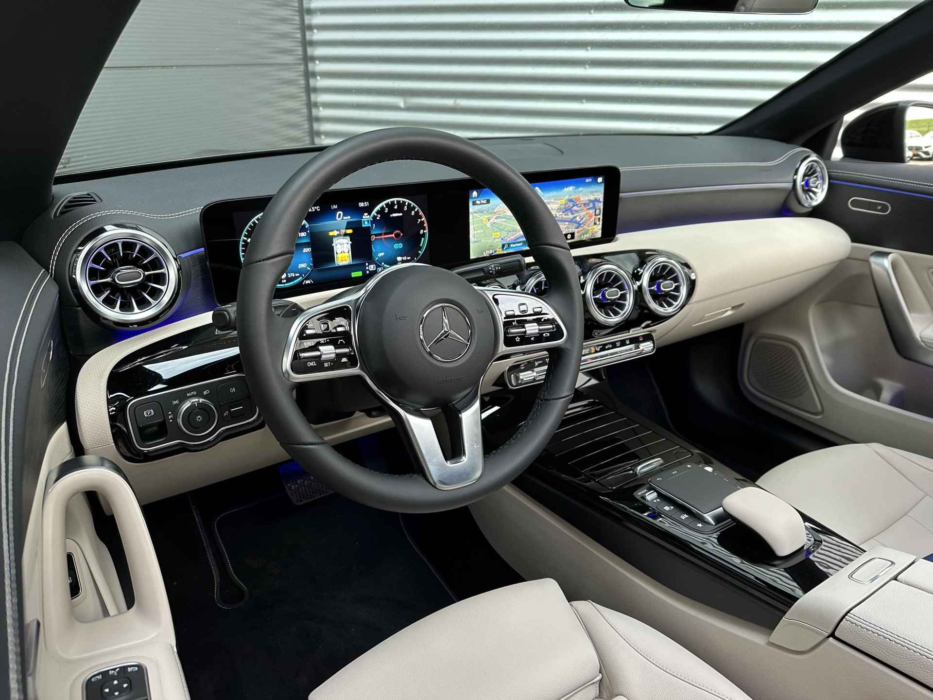 Mercedes-Benz CLA-klasse Shooting Brake 250 e Luxury Line | Premium | Nightpakket | Panoramadak | Distronic | Achteruitrijcamera | Stoelverwarming | Sfeerverlichting | Multibeam LED | Dodehoekassistent - 9/13