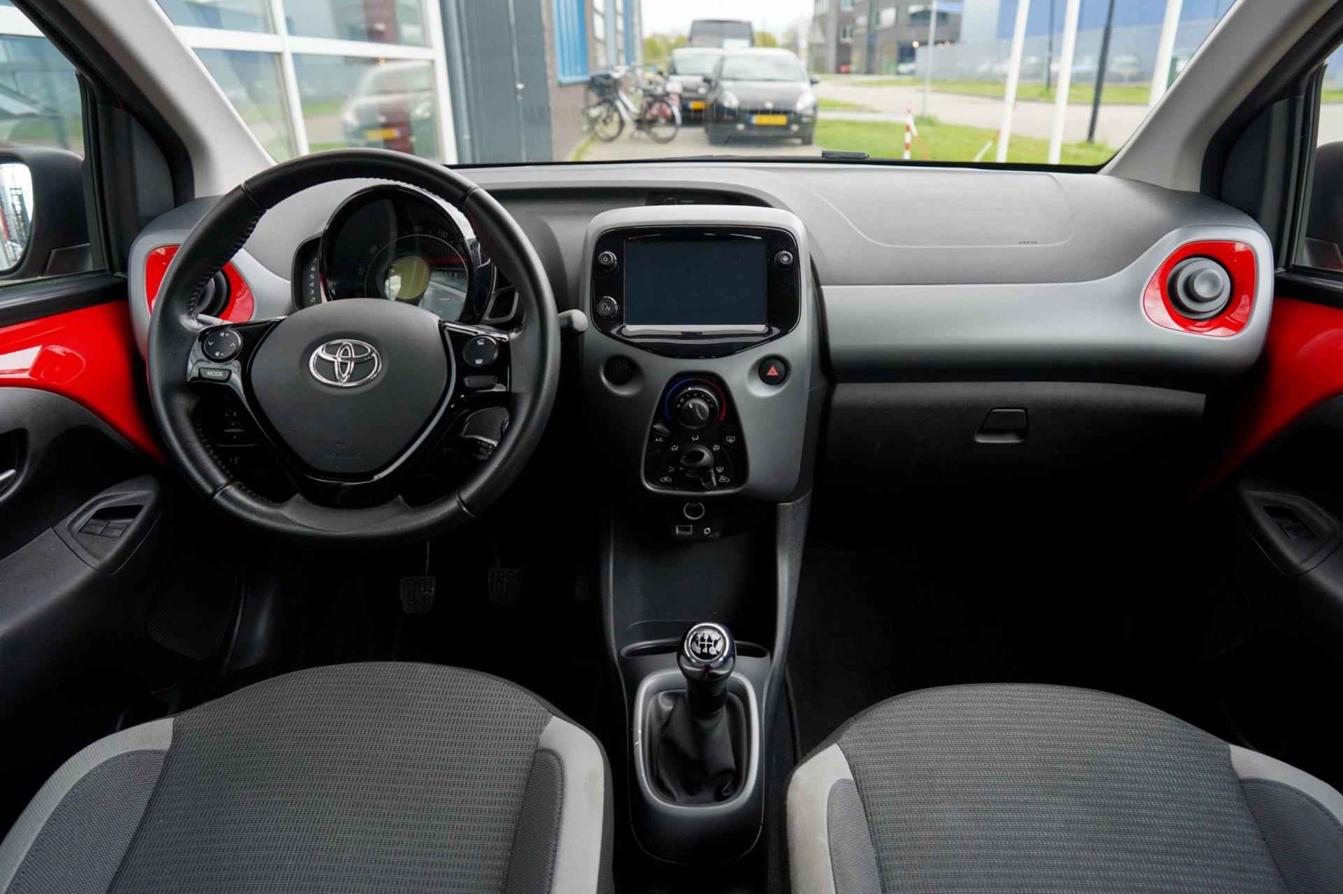 Toyota Aygo 1.0 VVT-i x-play|Carplay|Camera|5drs - 8/23