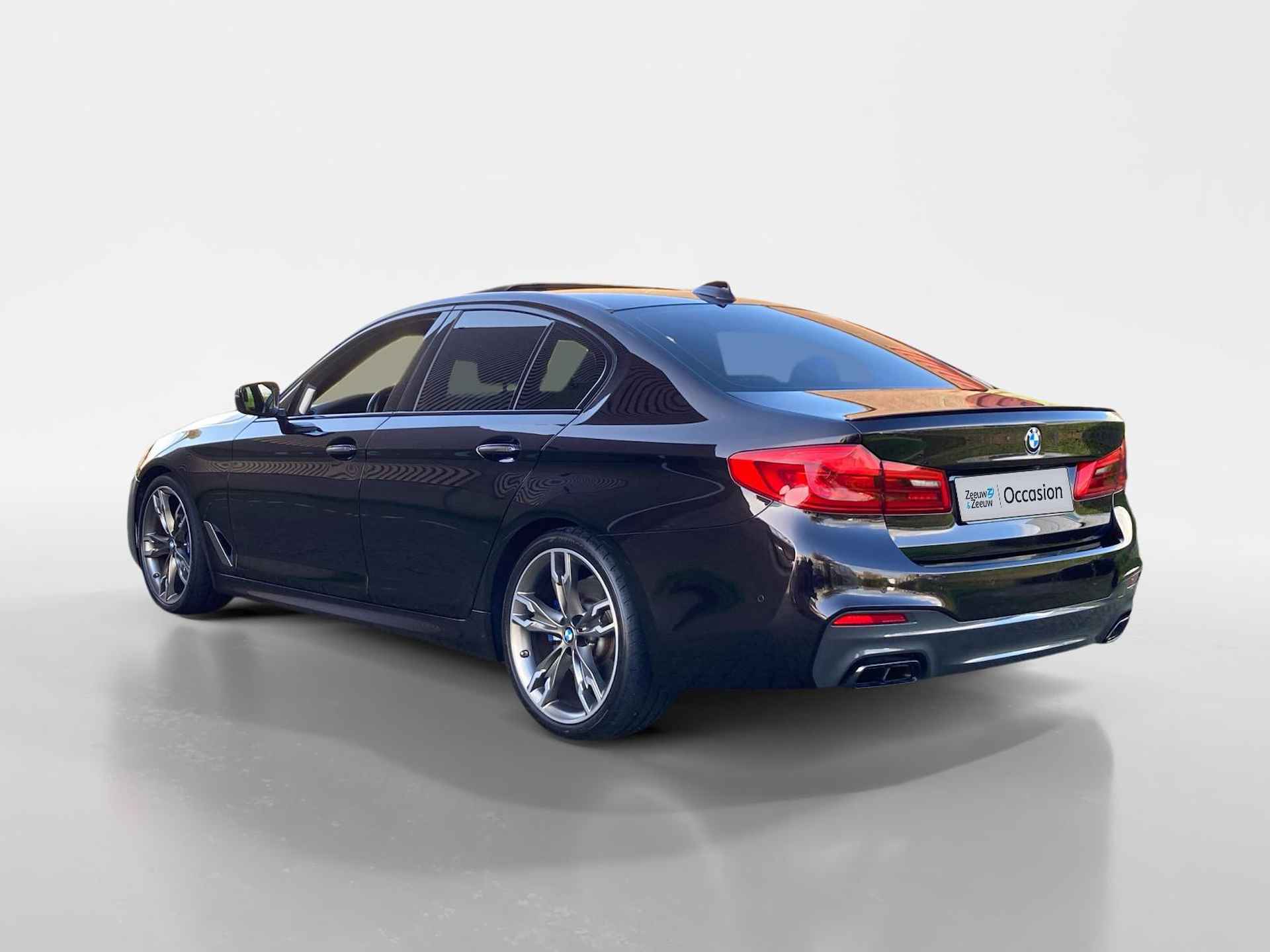 BMW 5-serie M550i xDrive High Executive | Unieke NEDERLANDSE en zeer mooie BMW | Full options | 8 cilinder met 462pk! | Weinig kilometers! | - 3/34